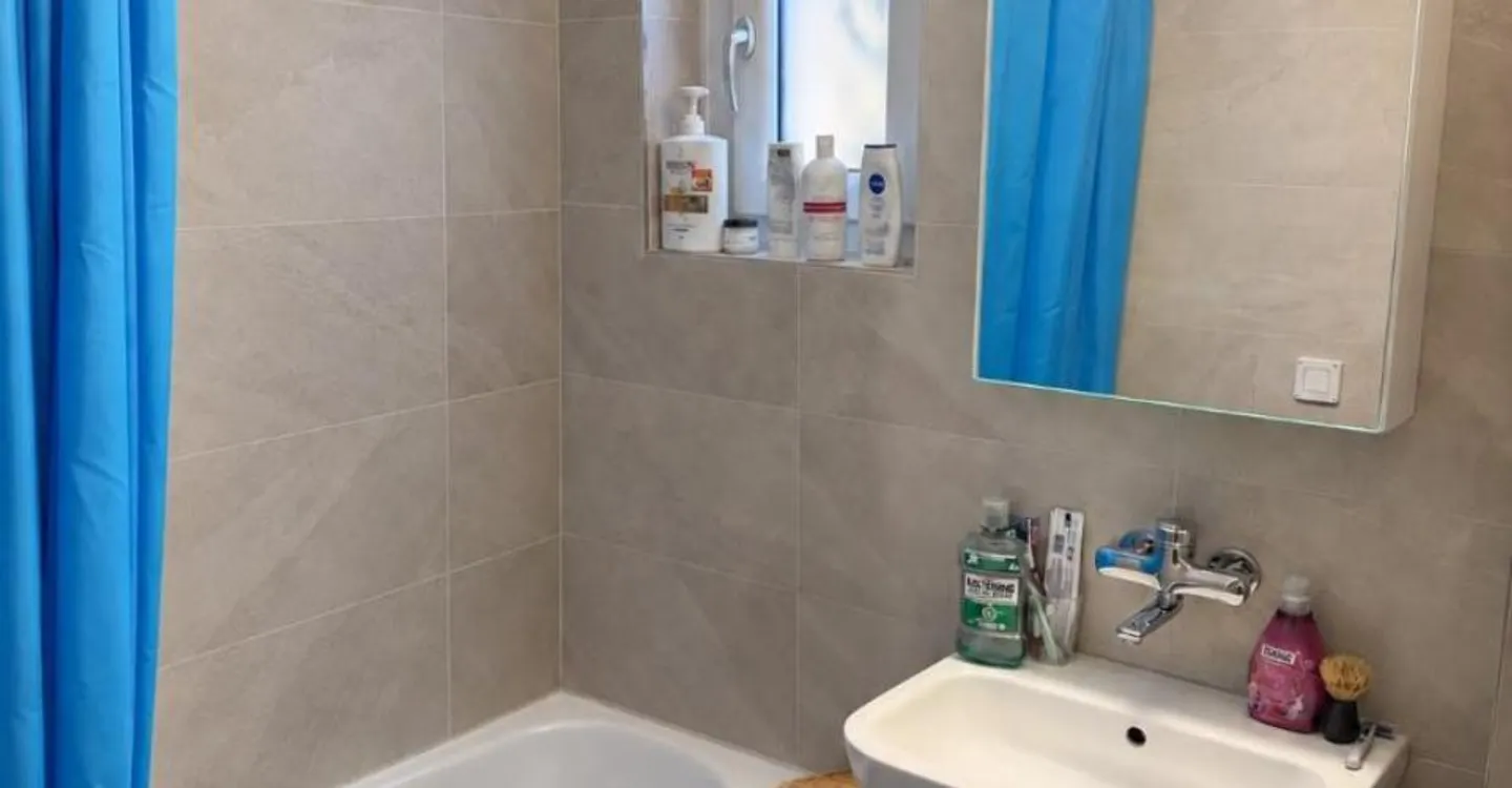 Spacious and bright 2.5 room ground floor apartment in Fontaines - Photo 4 of 7