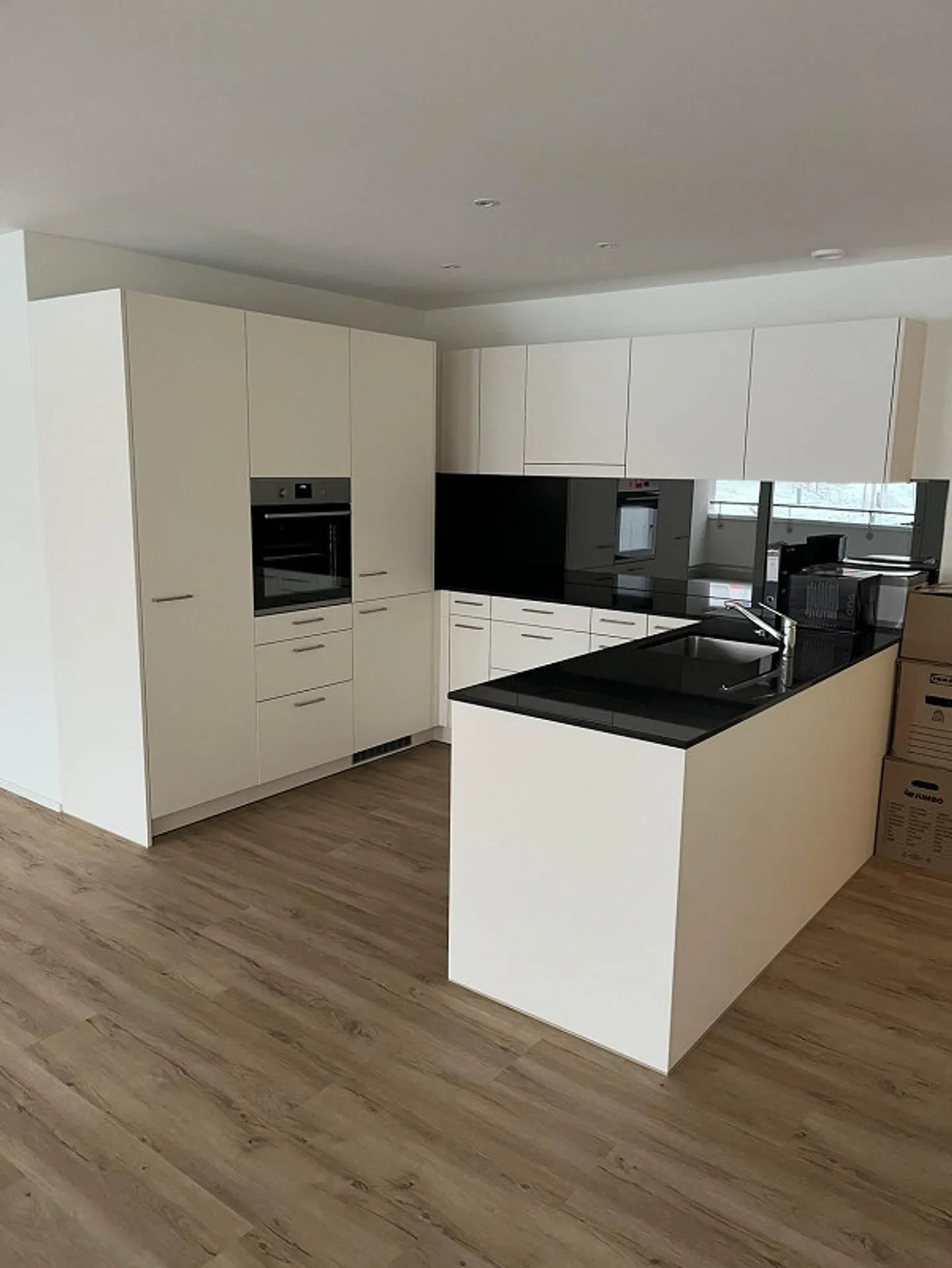 Magnifique appartement de 5,5 pièces au rez-de-chaussée cherche un nouveau locataire - Photo 2 sur 11