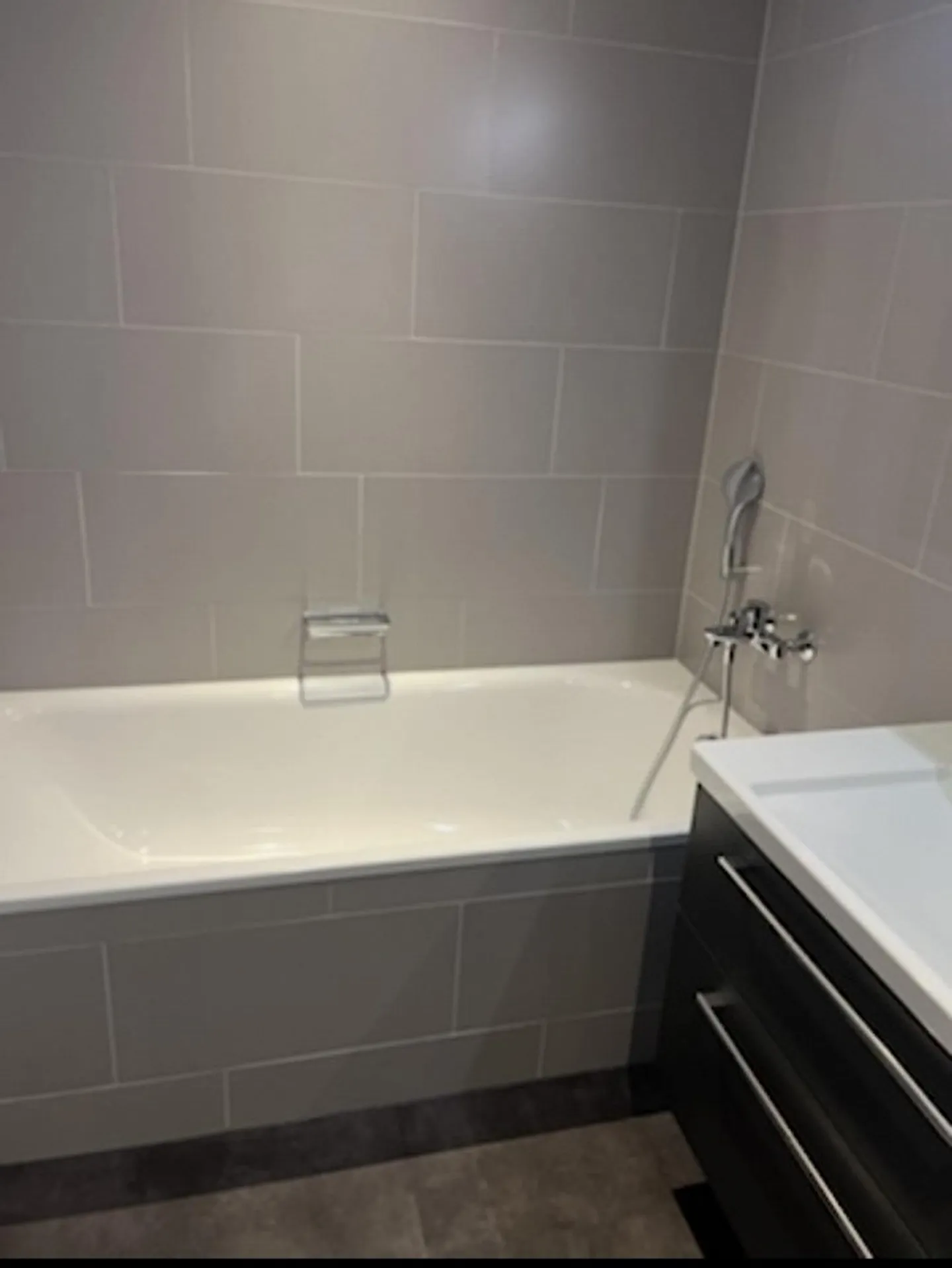 Magnifique appartement de 5,5 pièces au rez-de-chaussée cherche un nouveau locataire - Photo 3 sur 11