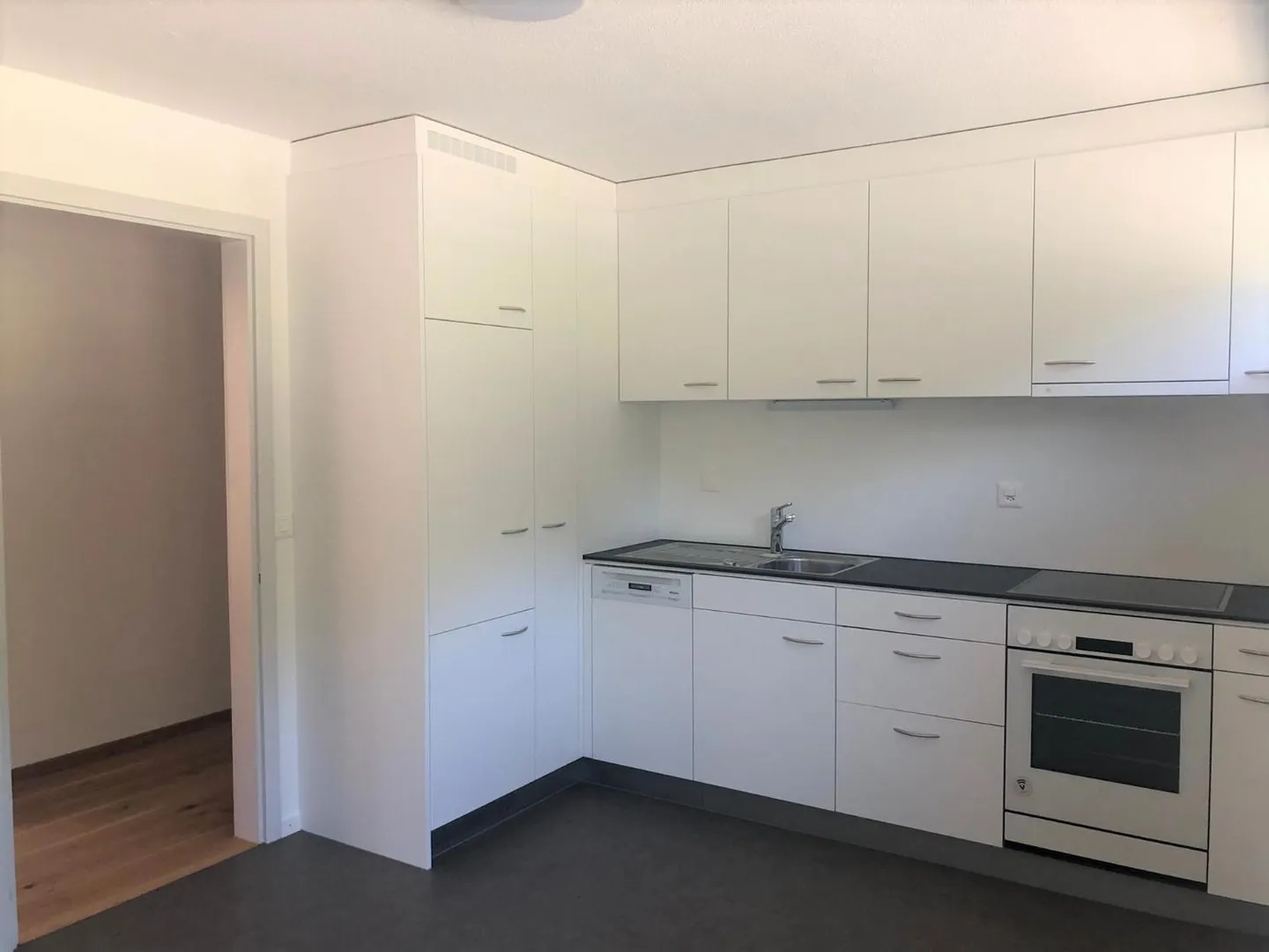 Appartamento 4 locali in affitto vicino alla stazione ferroviaria di Ziegelbrücke - Foto 3 di 12