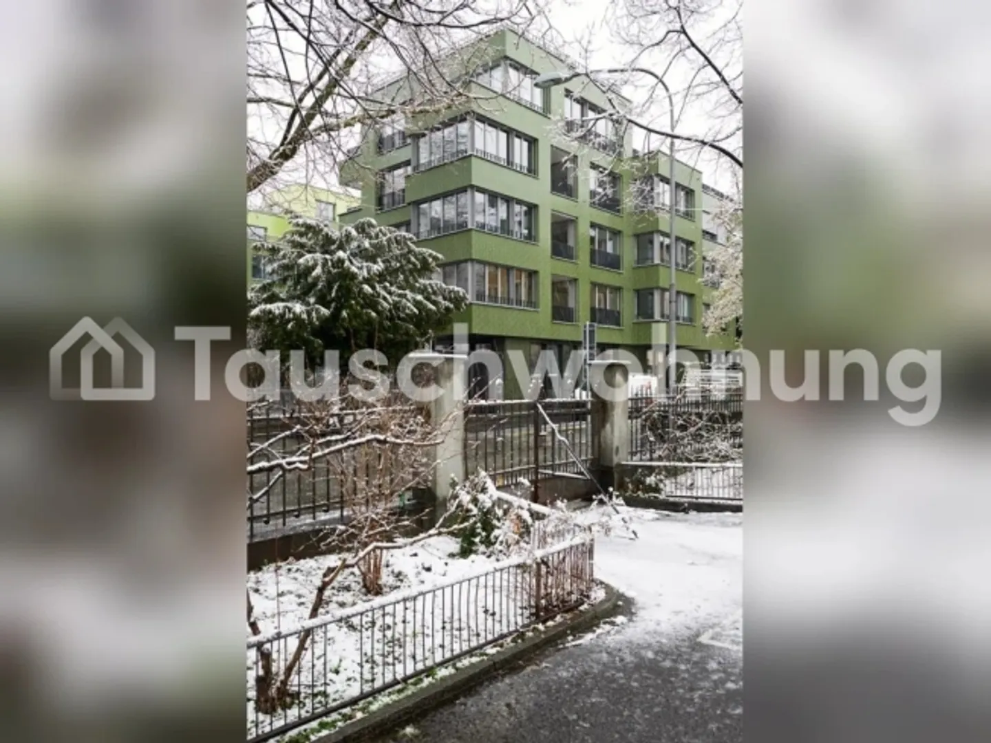 Bay Window Living in Lukas Hof, 2.5 Room Apartment - Photo 2 of 4