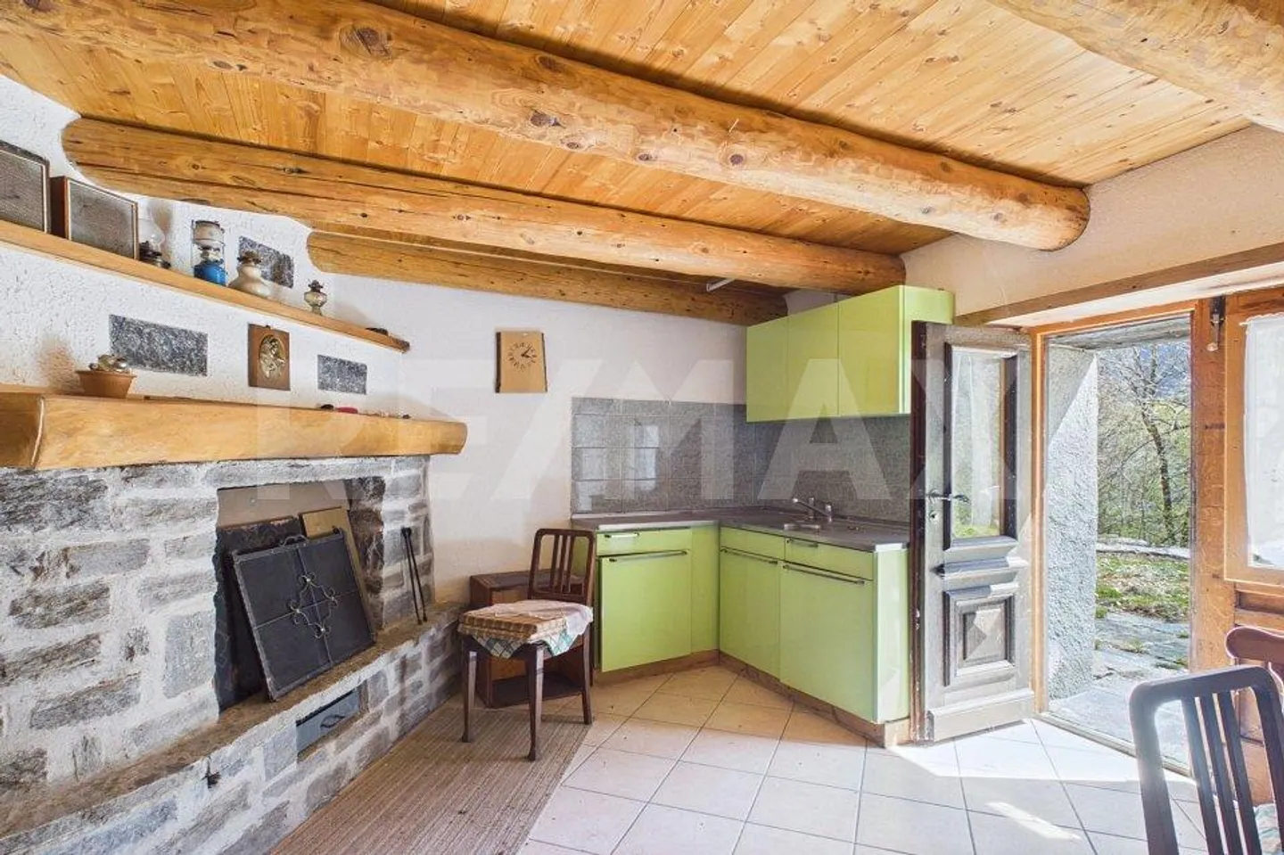 An authentic rustic to live the Maggia Valley - Photo 9 of 13