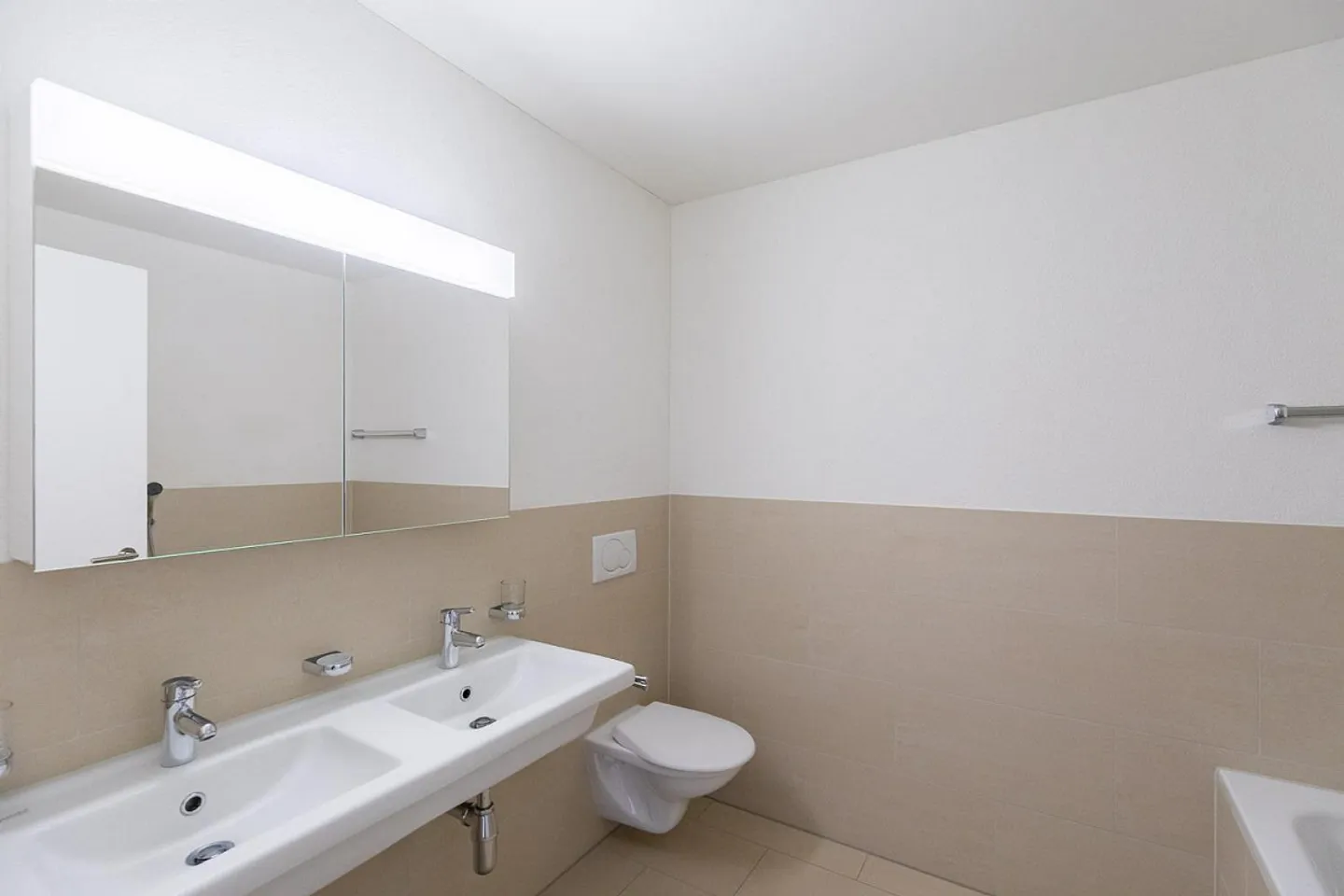 Appartamento moderno e luminoso di 3,5 stanze con area giardino - Foto 5 di 6