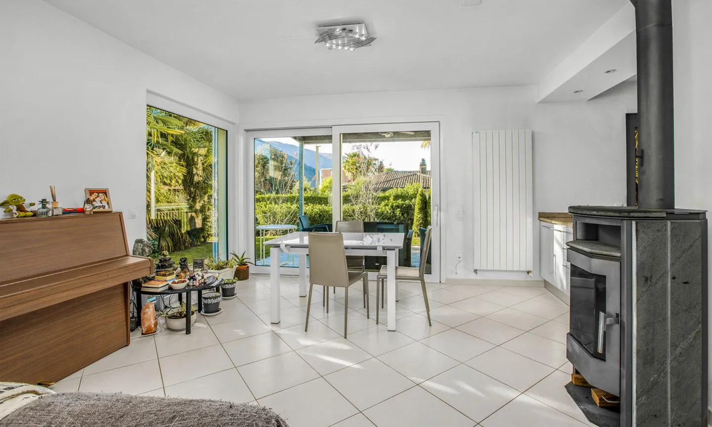 GRANDE CASA DI CAMPAGNA 6.5 CON GIARDINO A DUE PASSI DAL LAGO A CASLANO - Foto 1 di 13