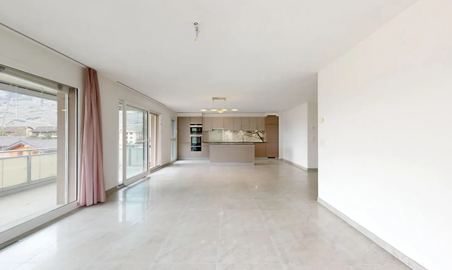 Modern Apartment with Mountain View - Photo 9 of 13