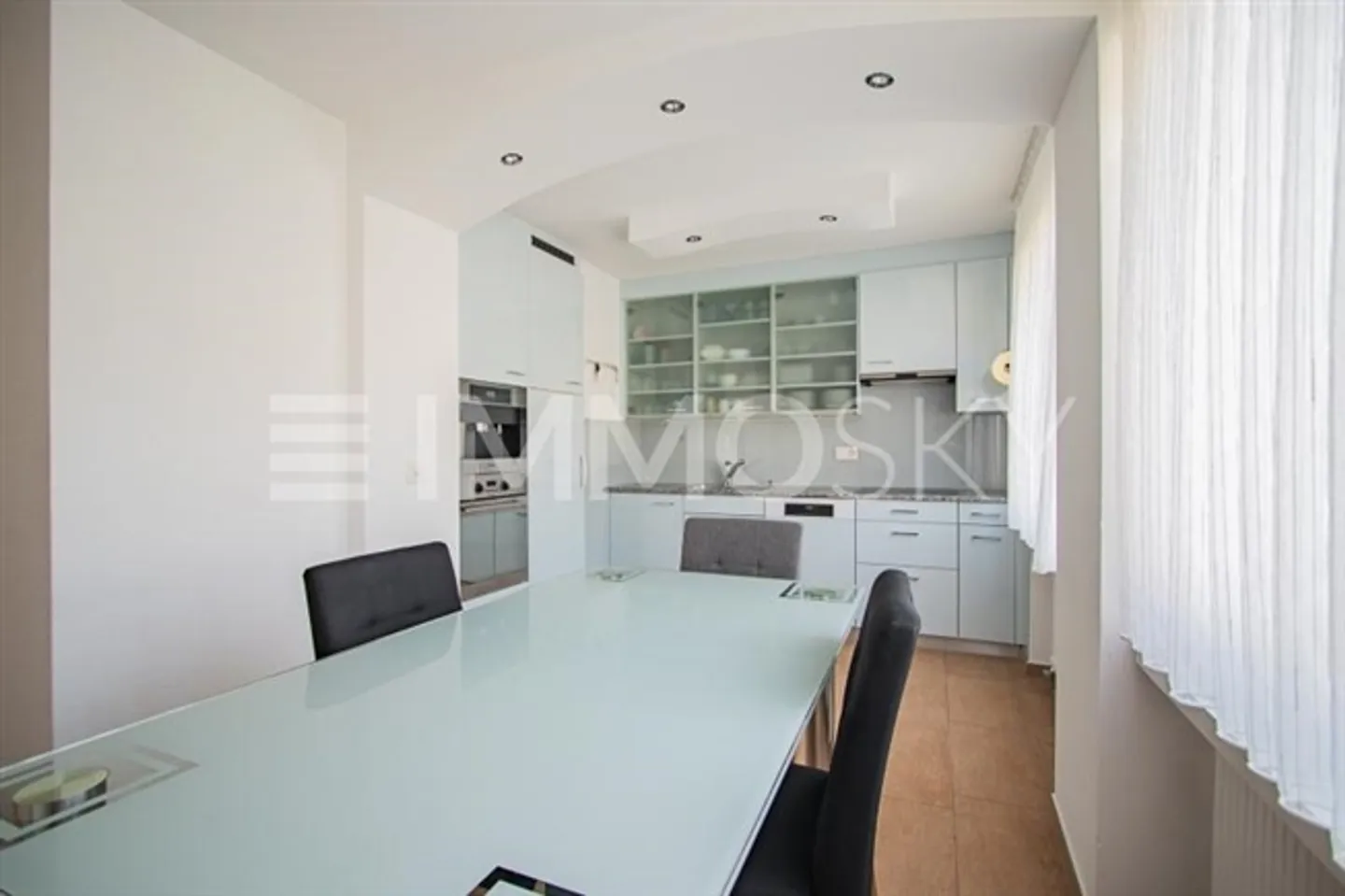 Charmante Wohnung mit Balkon - Foto 2 von 5