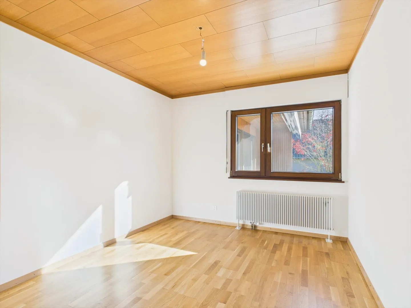 Incantevole casa unifamiliare di 3,5 stanze con giardino spazioso a Lupsingen - Foto 9 di 13