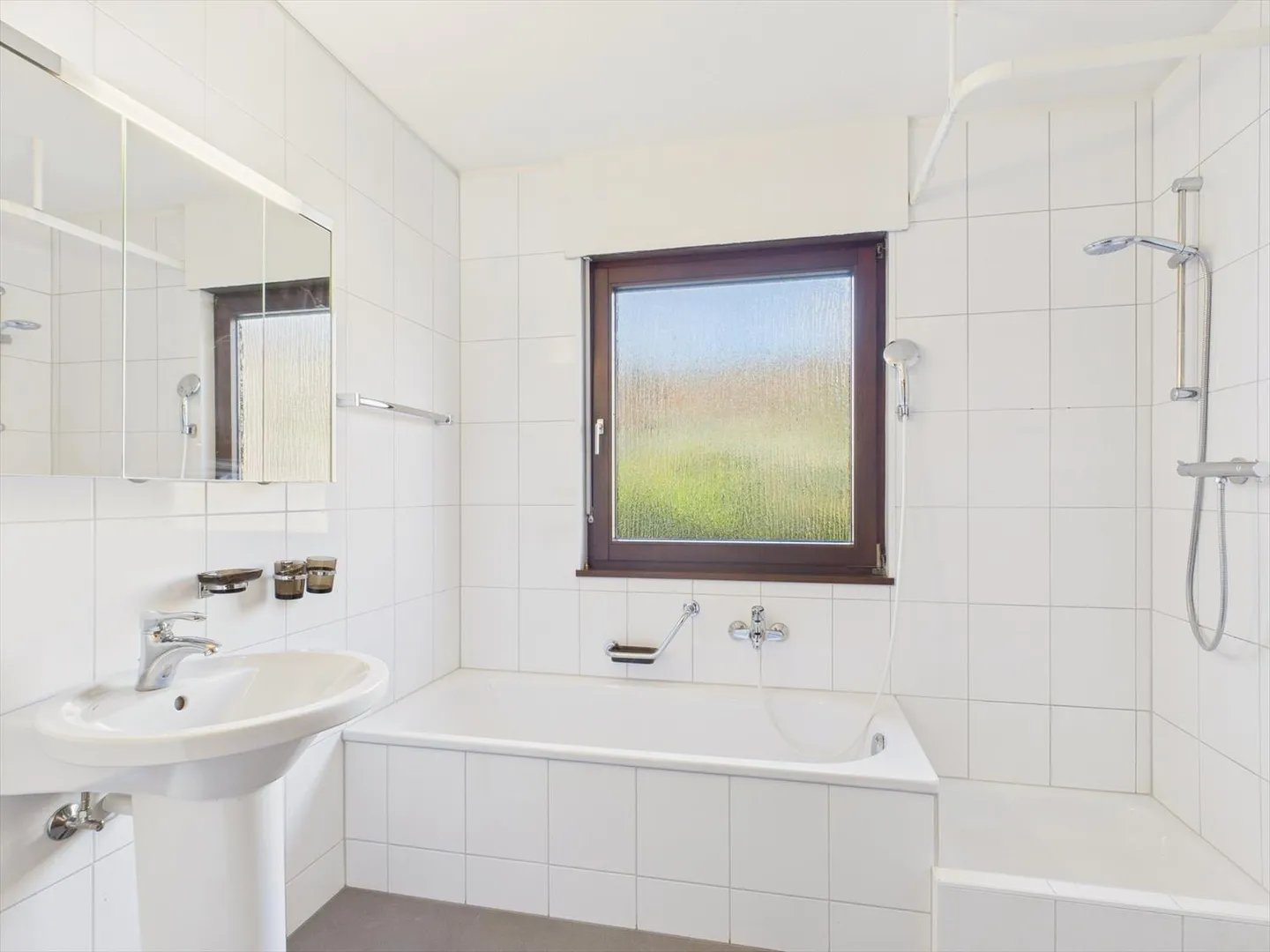 Incantevole casa unifamiliare di 3,5 stanze con giardino spazioso a Lupsingen - Foto 12 di 13