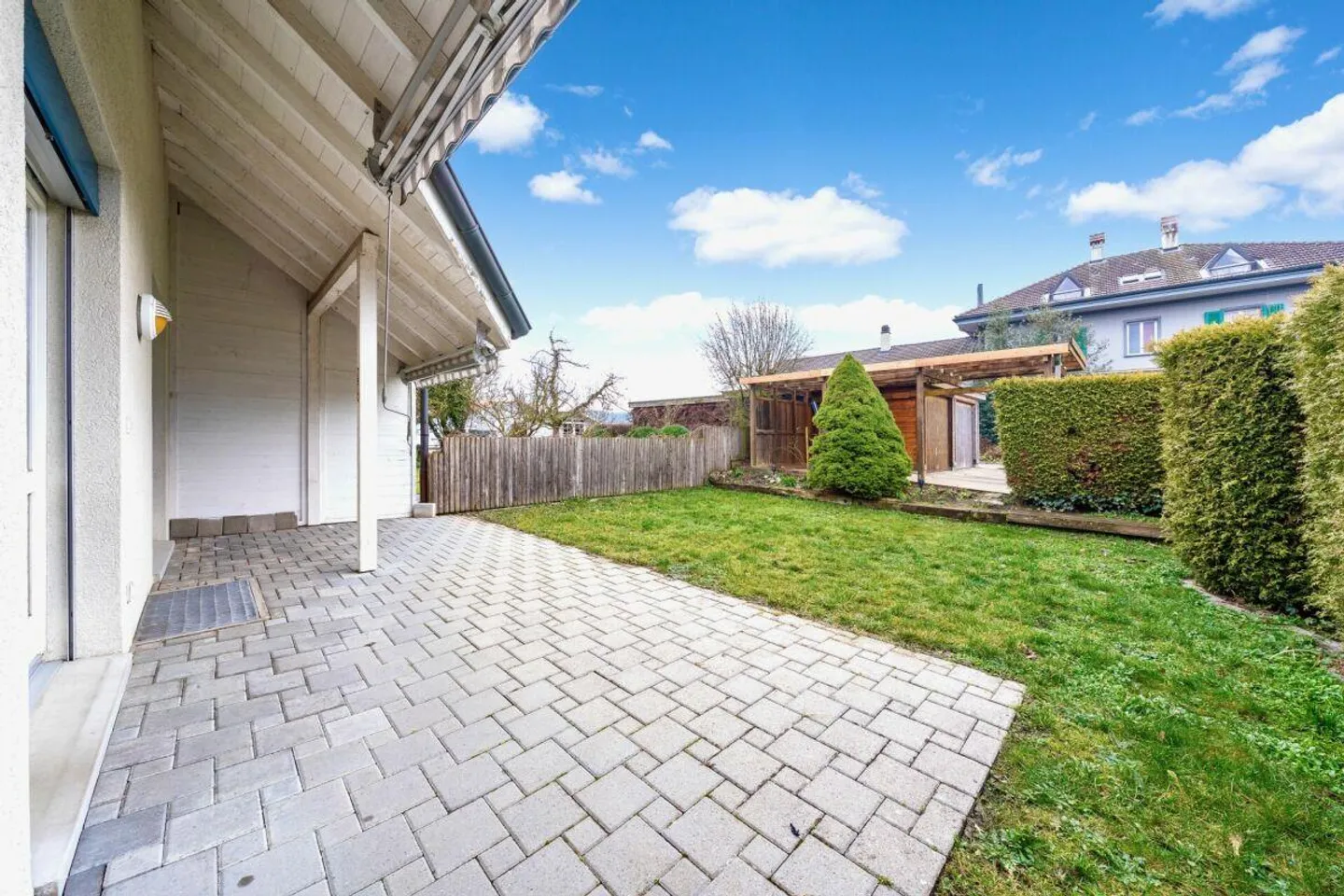 Maison semi-détachée de 5,5 pièces adaptée aux familles - Photo 2 sur 13