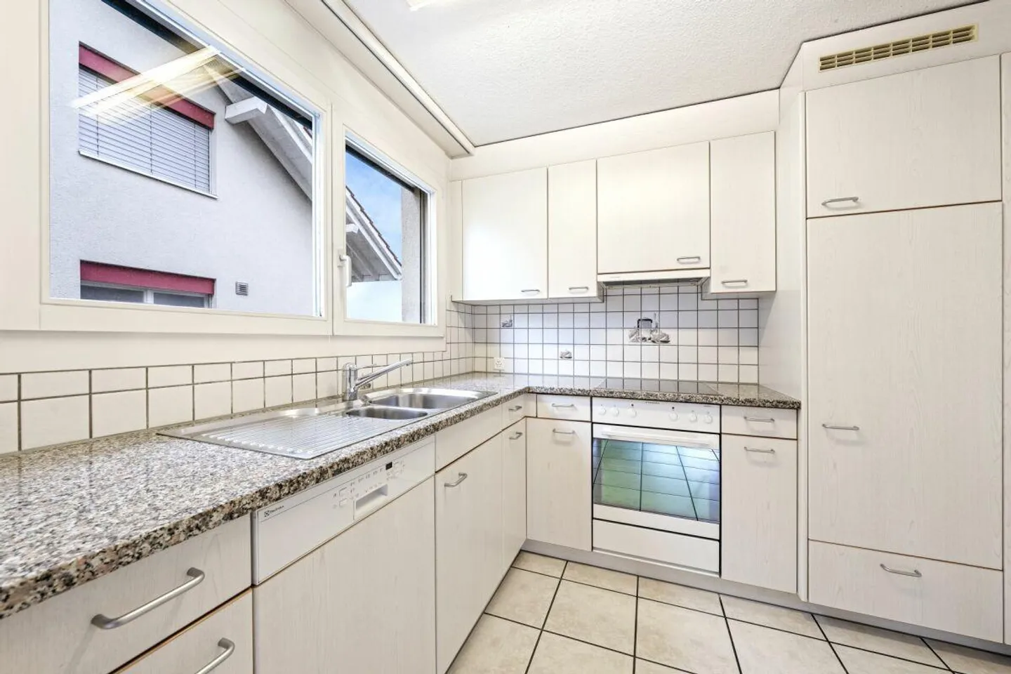 Maison semi-détachée de 5,5 pièces adaptée aux familles - Photo 6 sur 13