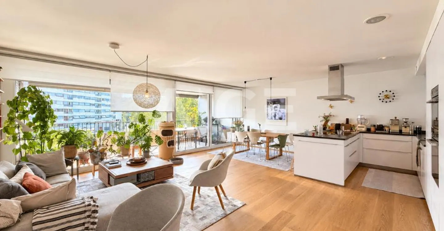 Elegant 5-room apartment in a prestigious residence - Photo 3 of 9