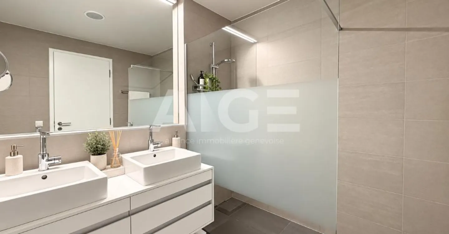 Elegant 5-room apartment in a prestigious residence - Photo 7 of 9