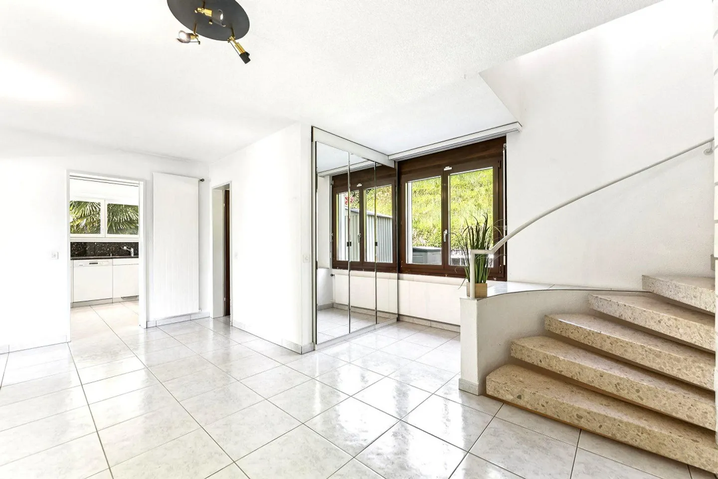 Maison individuelle de 5,5 pièces avec piscine et vue panoramique imprenable - Photo 4 sur 12