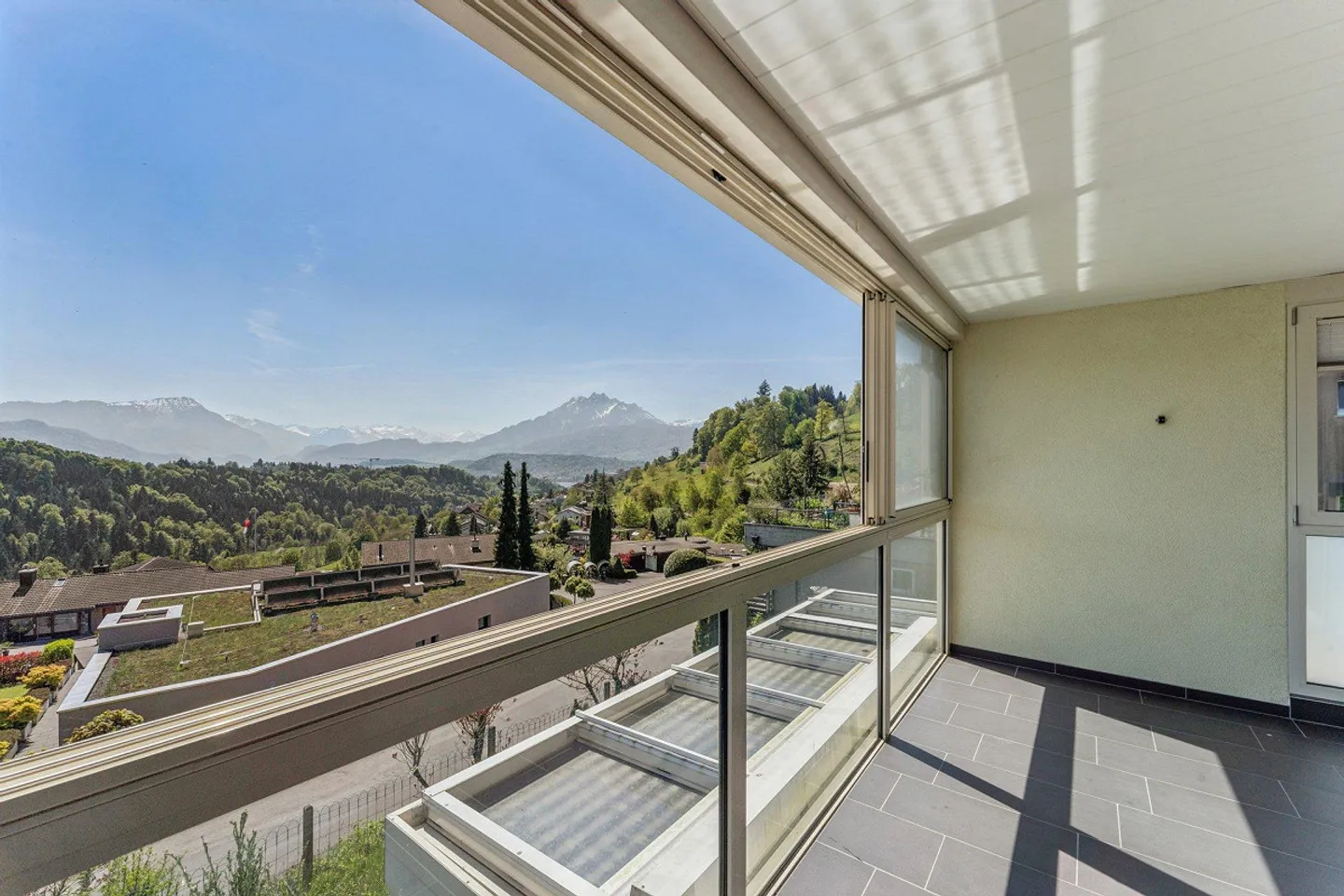 Maison individuelle de 5,5 pièces avec piscine et vue panoramique imprenable - Photo 12 sur 12