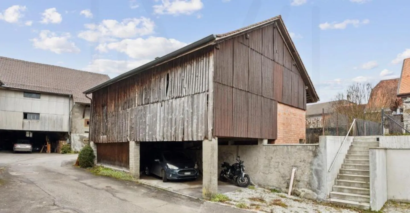 Eigentum, das aus drei vollständig zu renovierenden Gebäuden besteht, die sich über zwei Grundstücke mit insgesamt 534 m² erstrecken und ein erhebliches Umwandlungspotenzial bieten. - Foto 2 von 3
