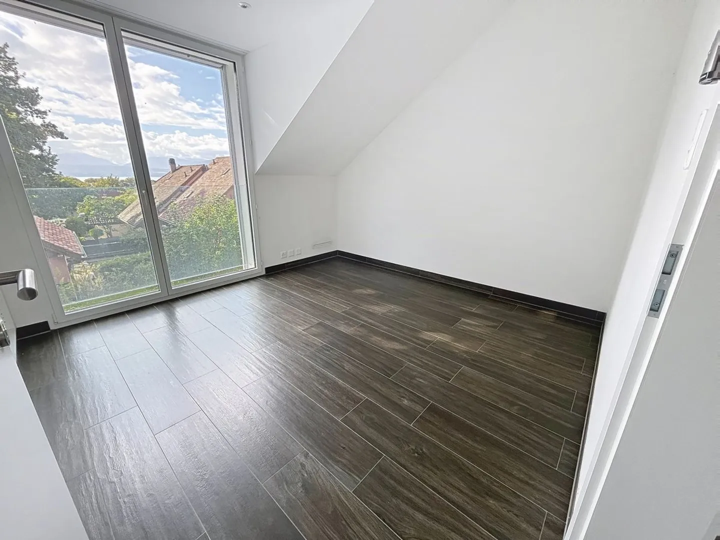 Attico con 4,5 stanze + ufficio, giardino, terrazze - Foto 10 di 13