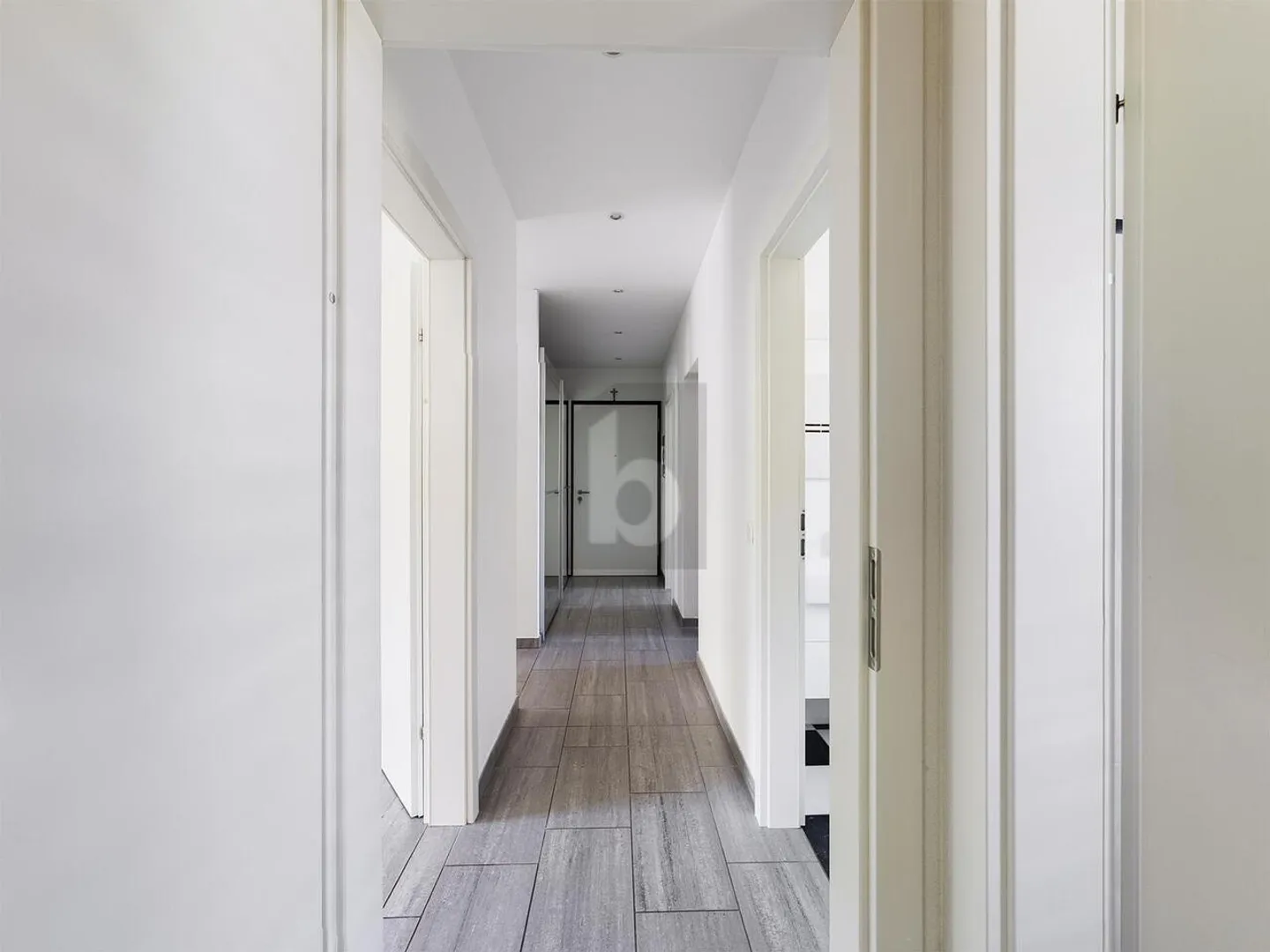 HELL UND RENOVIERT - Foto 3 von 6