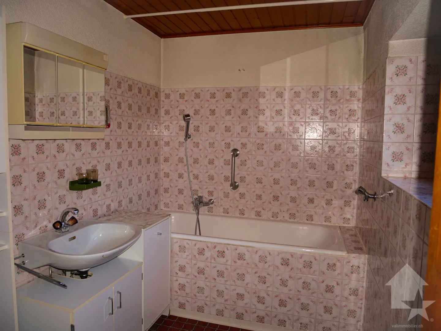 Chez-les-Reuses, Haus und angrenzende Scheune zu renovieren. Atemberaubende Aussicht. - Foto 9 von 13