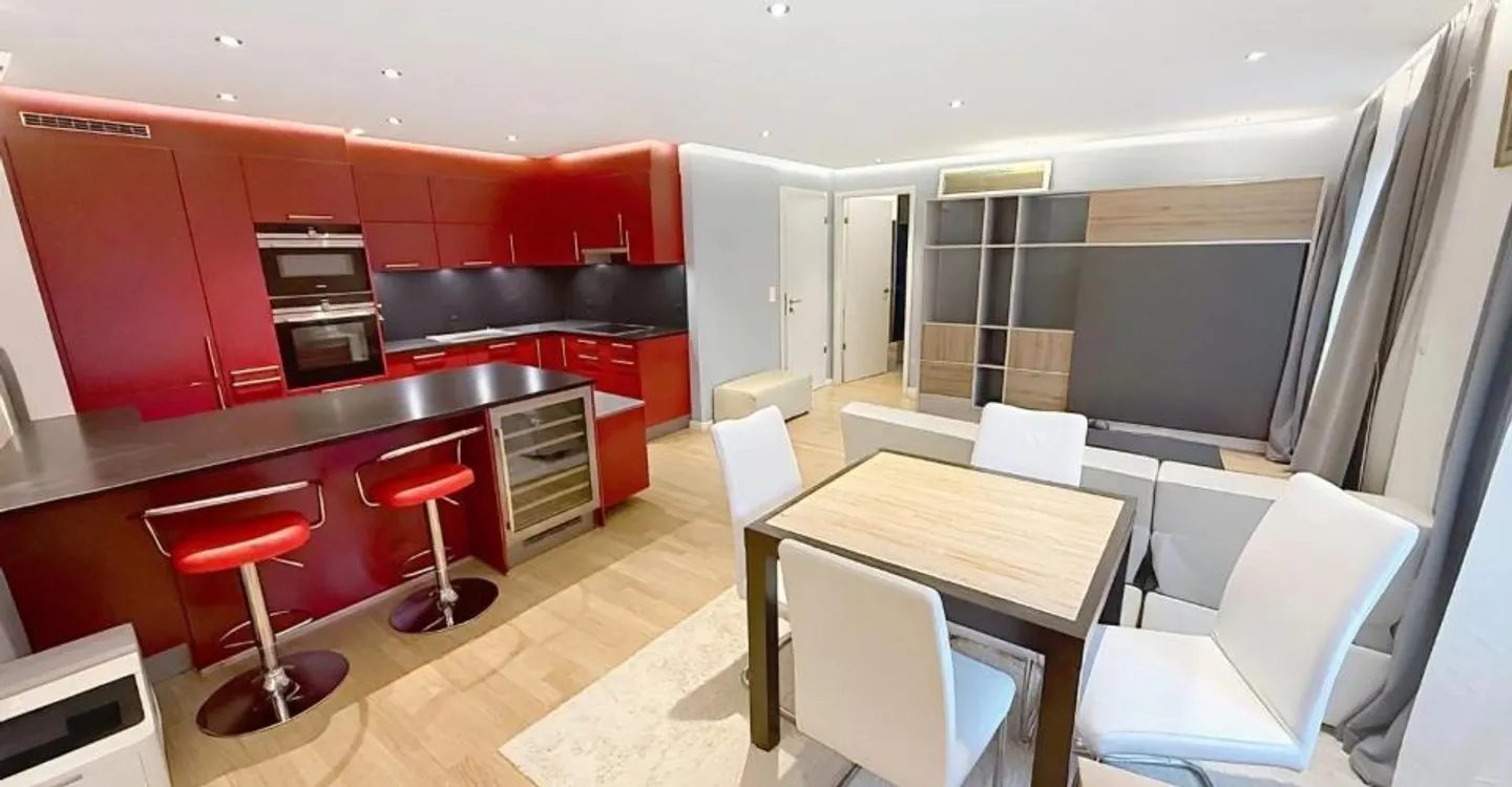 Magnificent 3-room apartment with a large 41 m2 terrace - Photo 2 of 4