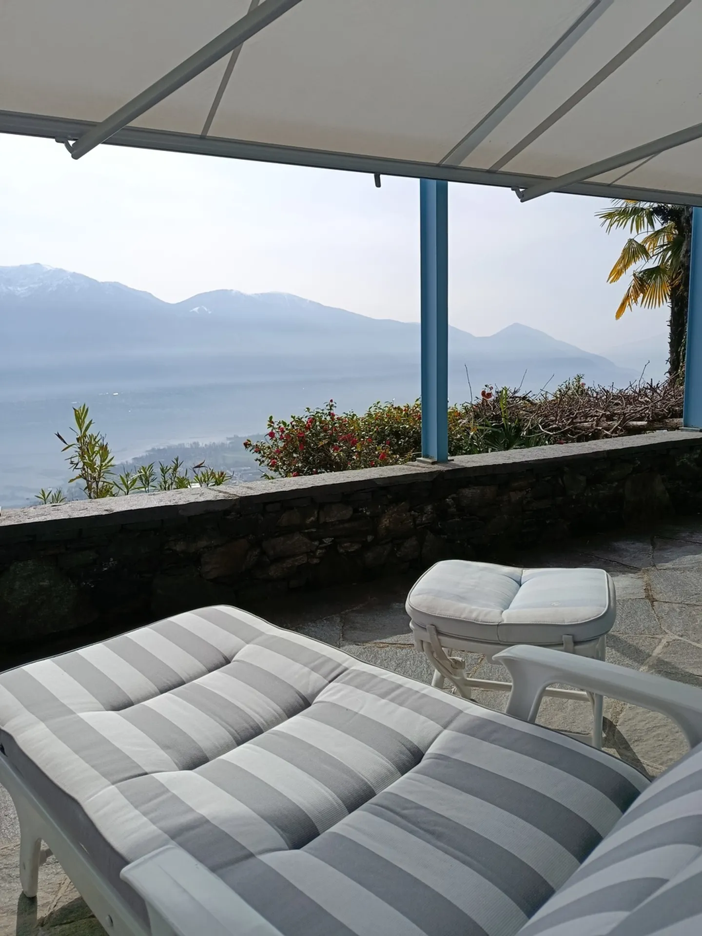 ORSELINA - 2.5-Room Apartment with Panoramic Terrace - Photo 7 of 13