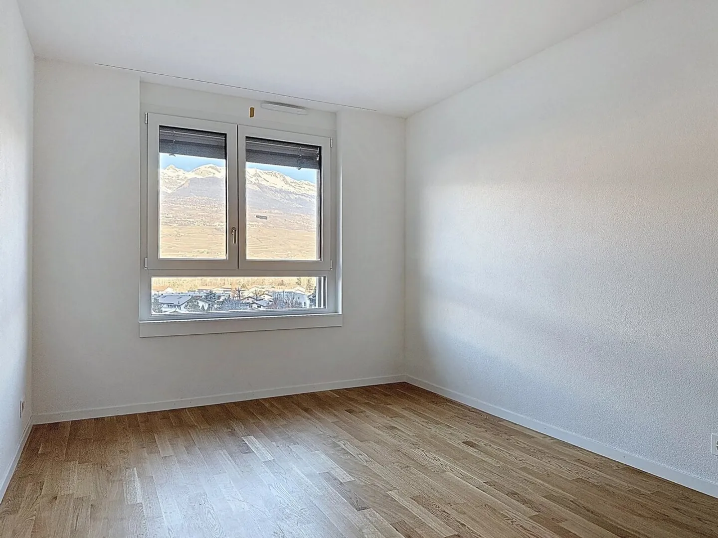 THE LAST 4.5 ROOM NEW APARTMENT FOR RENT IN BRAMOIS - Photo 6 of 13