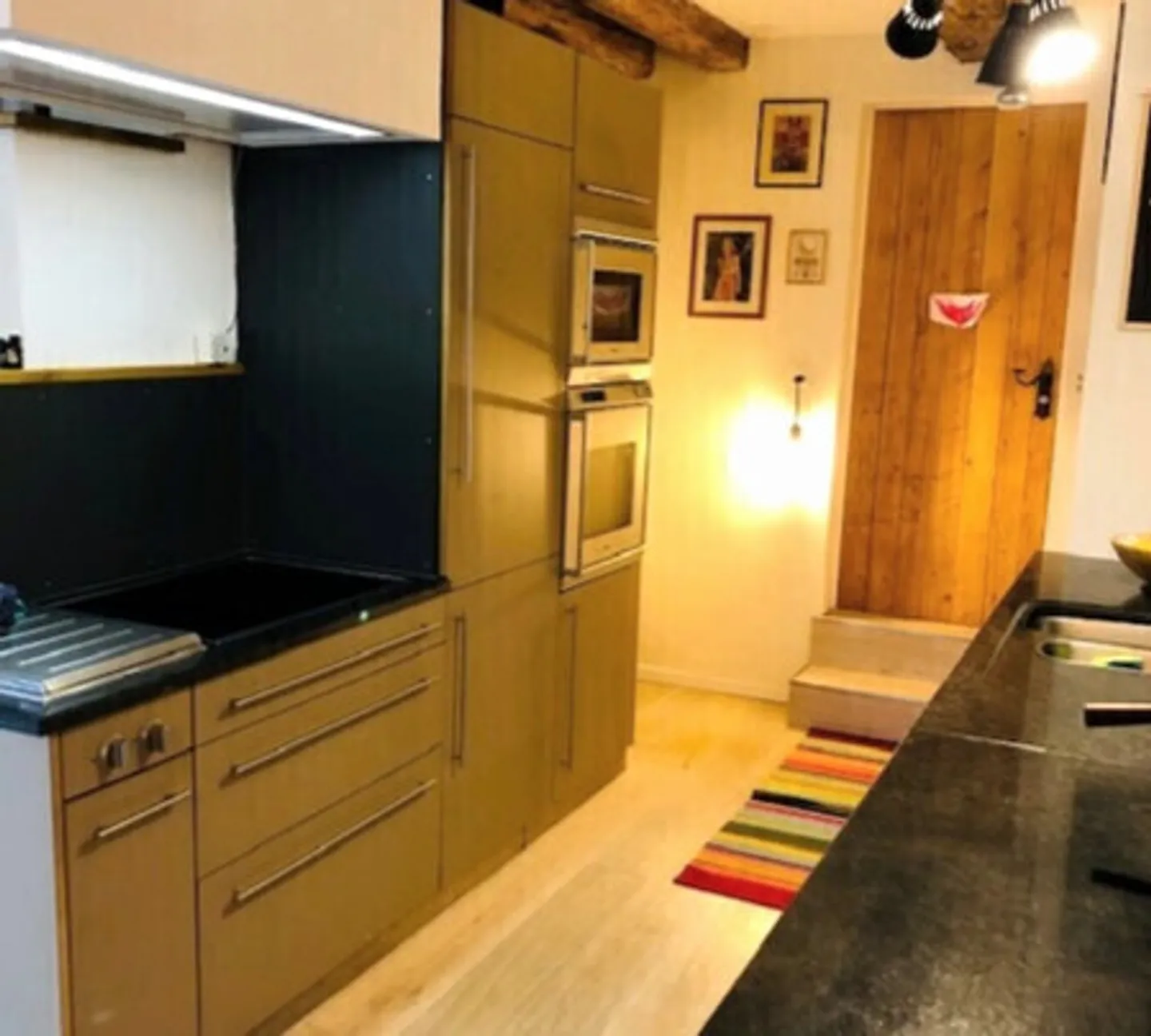 Charming Renovated Studio - Photo 3 of 9