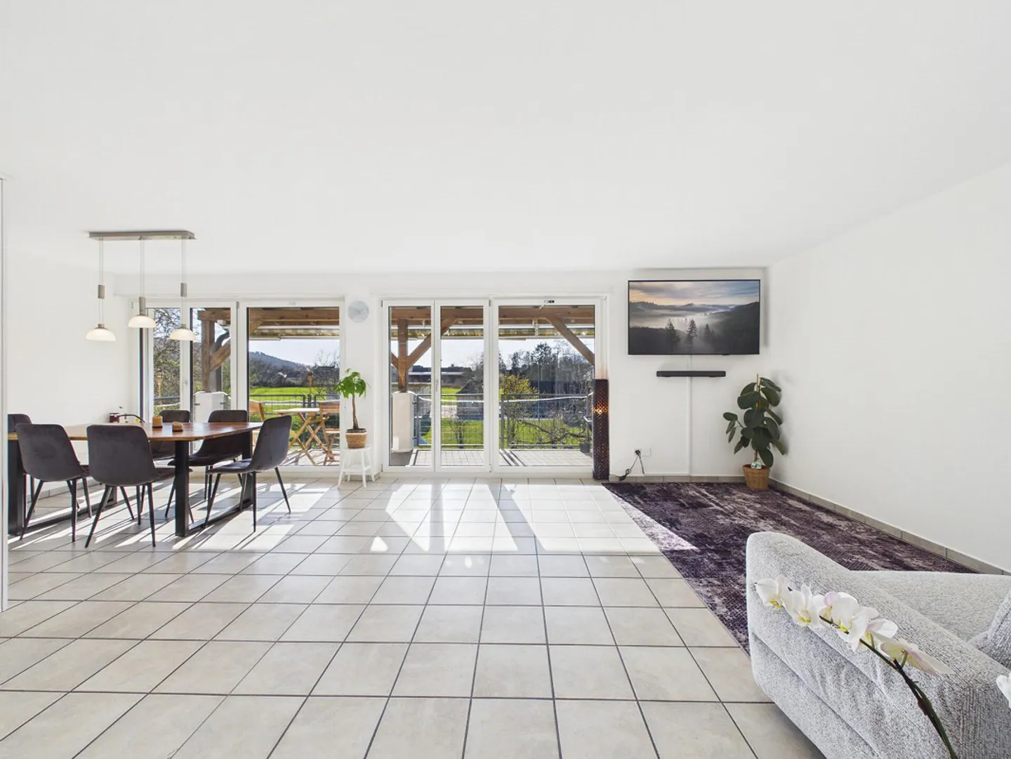 Sun-drenched oasis in idyllic location with unobstructed view - Photo 2 of 8