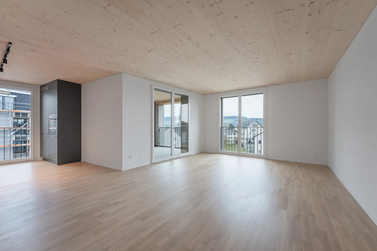 Modern 3.5-Room Apartment - Photo 3 of 8