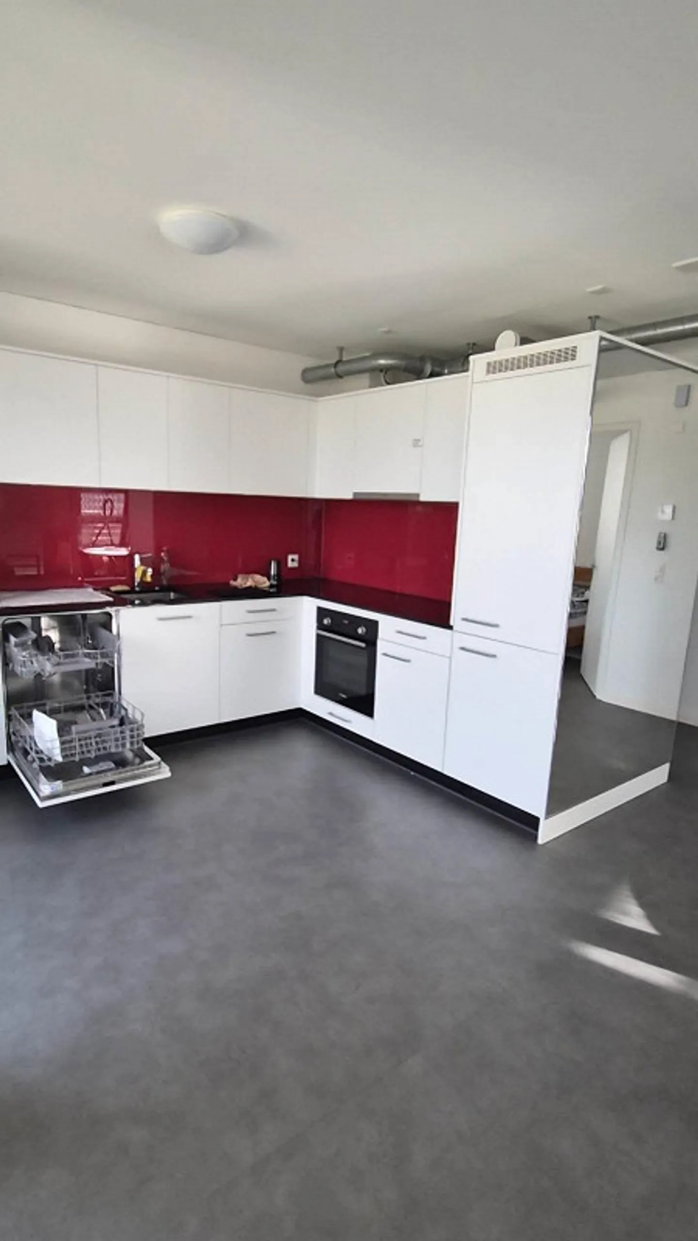 Appartement moderne de 3,5 pièces à Zürich Oerlikon avec balcon - Photo 1 sur 4