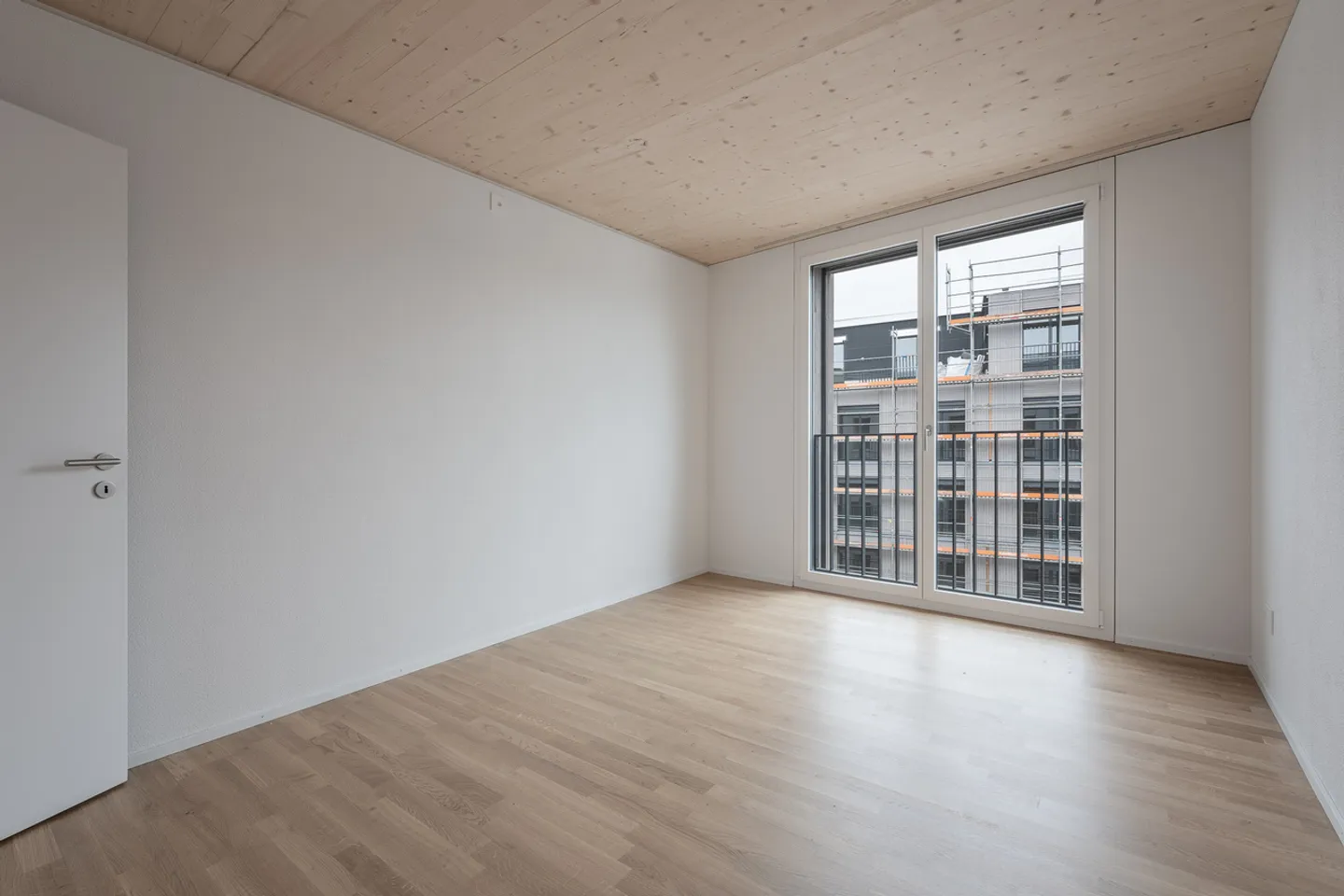 Modern 3.5-Room Apartment - Photo 7 of 8