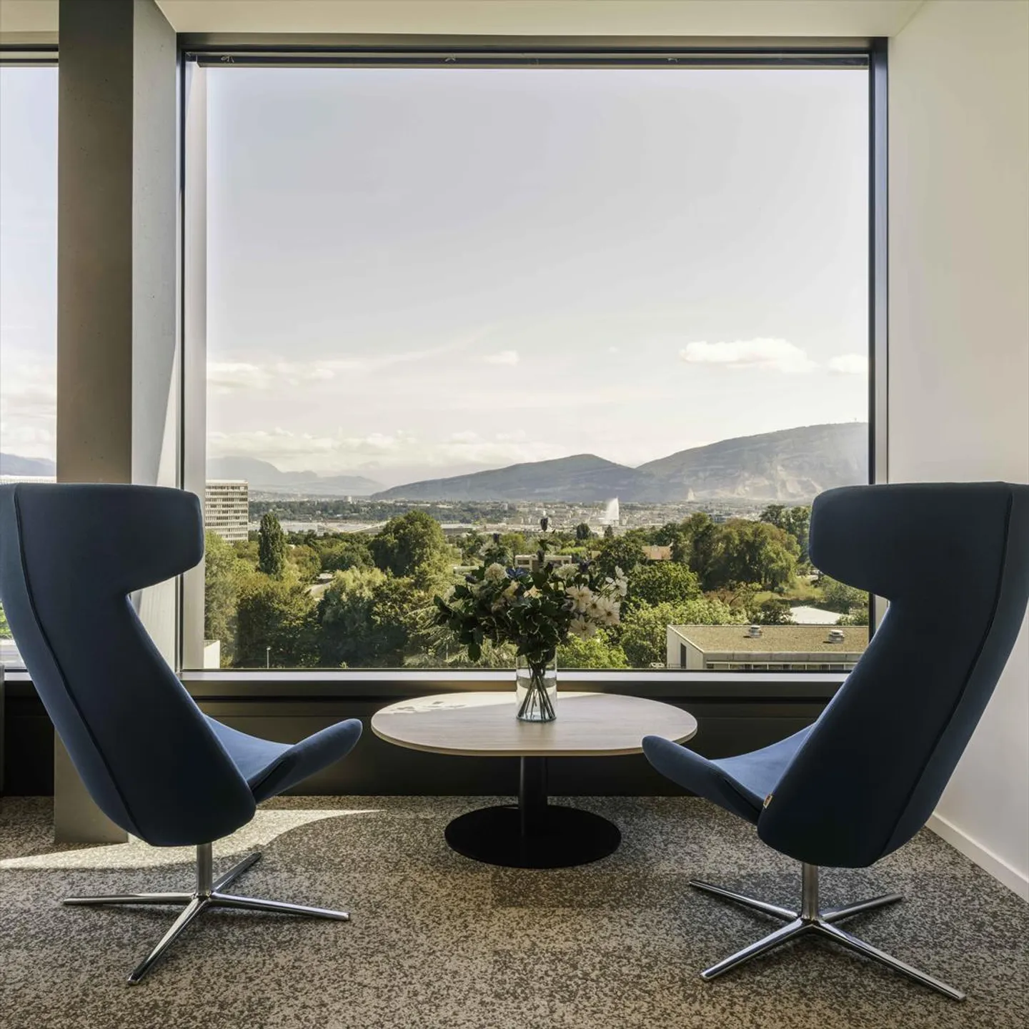 Eine grüne Arbeitsumgebung, die für Begegnungen und Synergien gestaltet ist - Foto 1 von 10