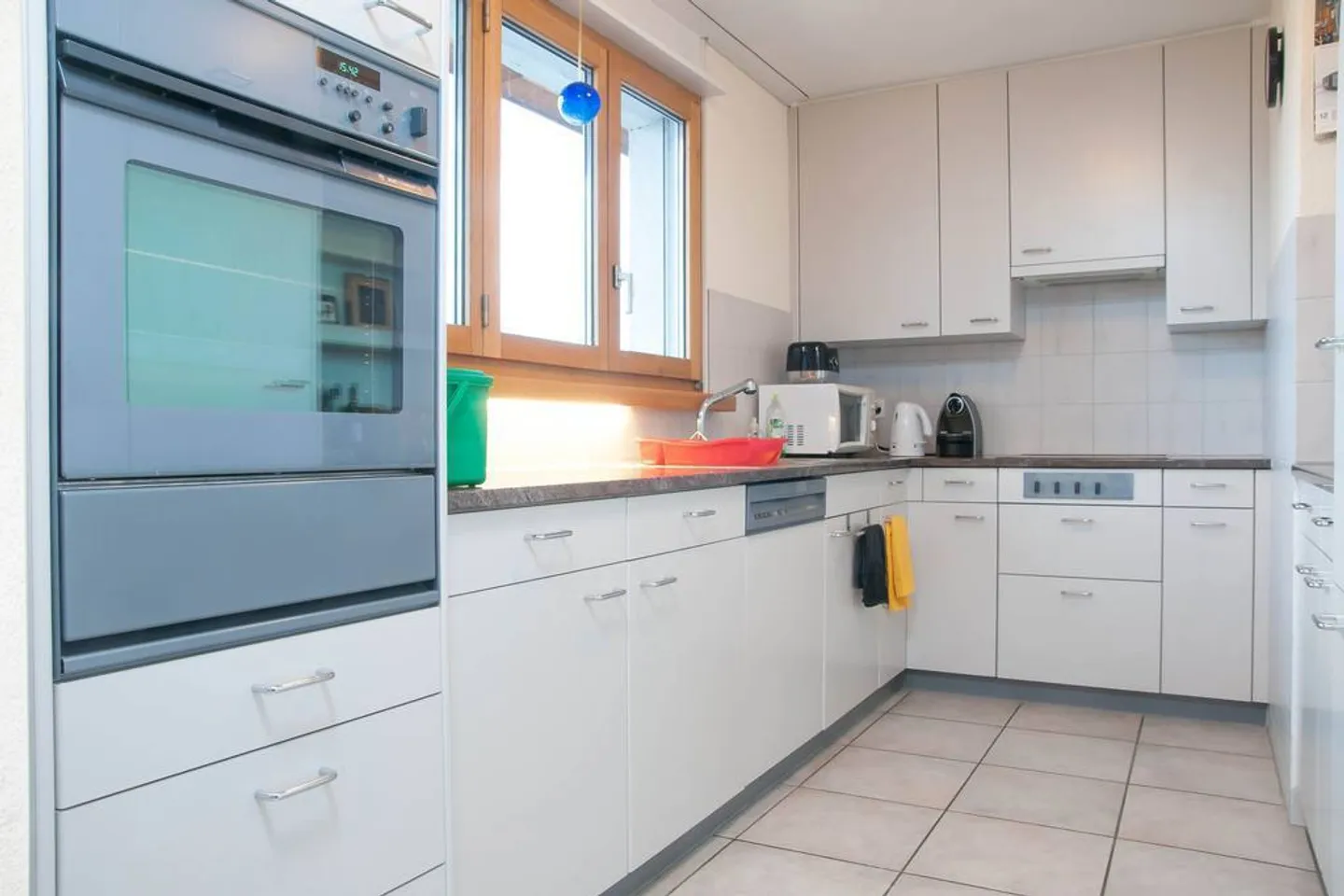 APPARTEMENT 3½ PIÈCES À OBERRIEDEN (ZH), MEUBLÉ - Photo 3 sur 10