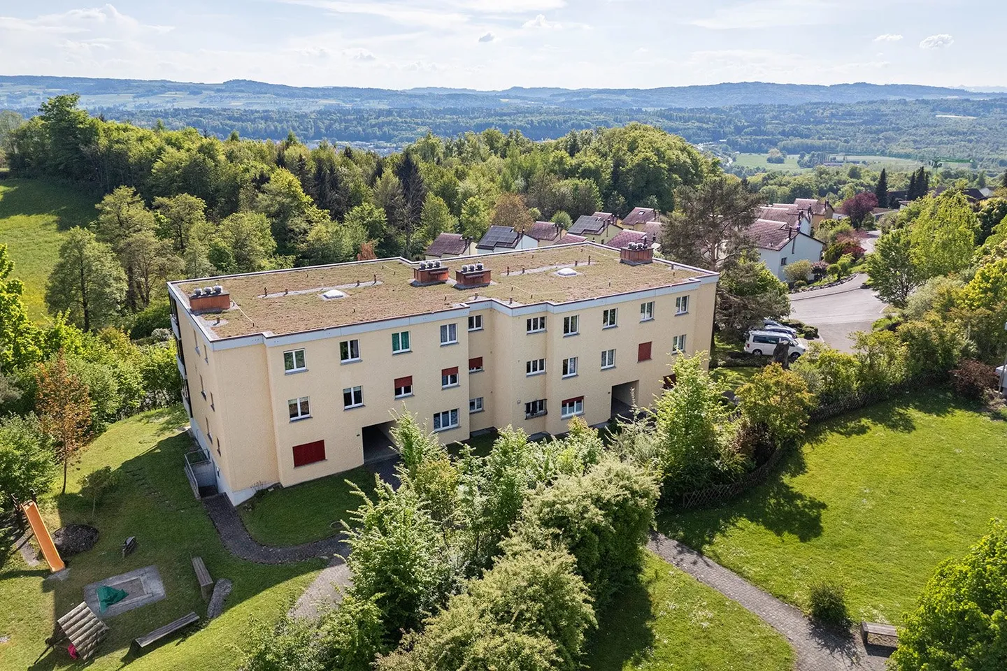 Condominium attrayant au dernier étage avec vue - Photo 3 sur 15