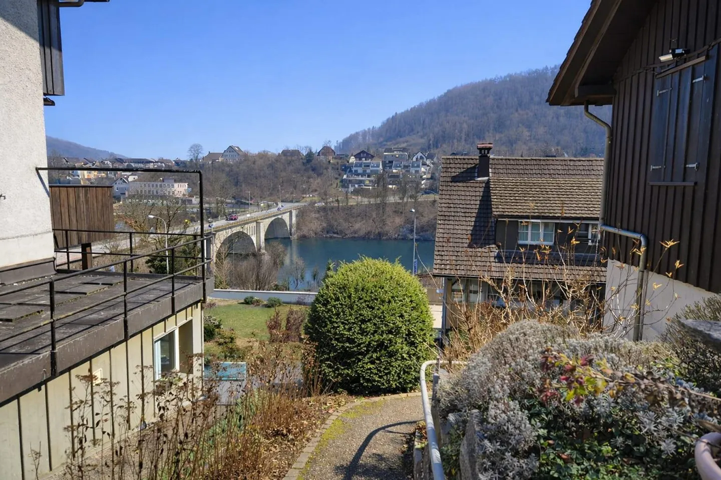 Avec grand jardin et vue sur le Rhin - Photo 1 sur 3