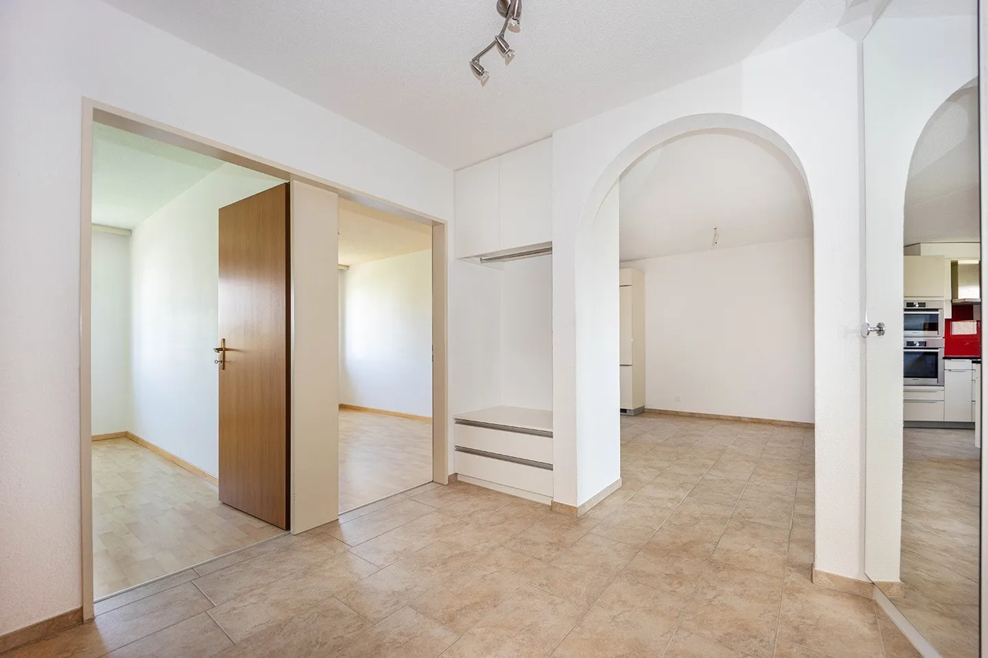 Condominium attrayant au dernier étage avec vue - Photo 5 sur 15