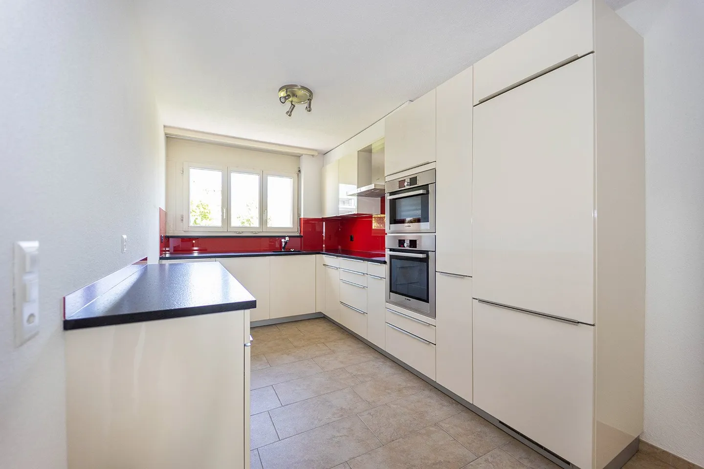 Condominium attrayant au dernier étage avec vue - Photo 8 sur 15