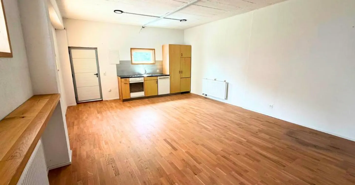 Versatile Commercial Space - Photo 3 of 8