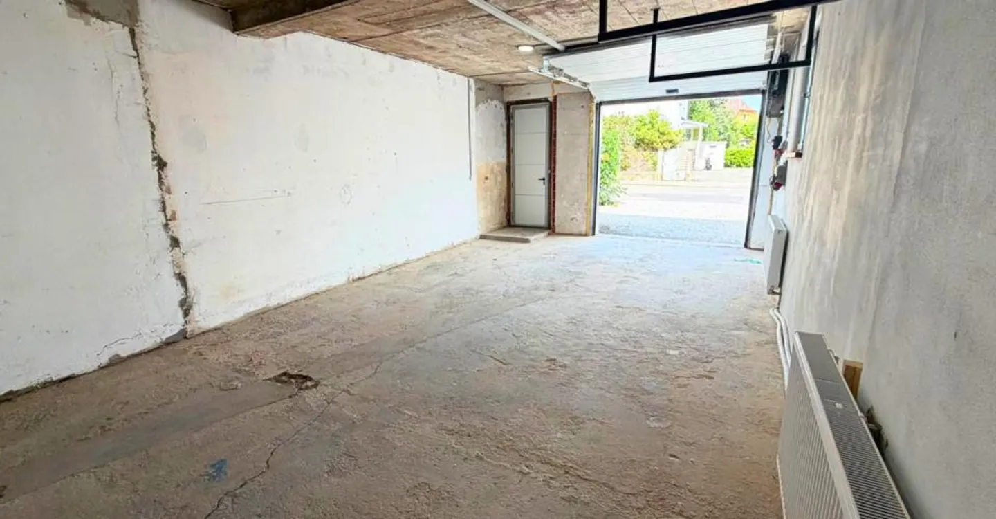 Versatile Commercial Space - Photo 5 of 8