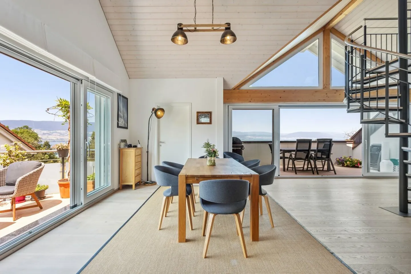 Châtillon, in vendita, magnifico attico con vista sul lago! - Foto 1 di 11