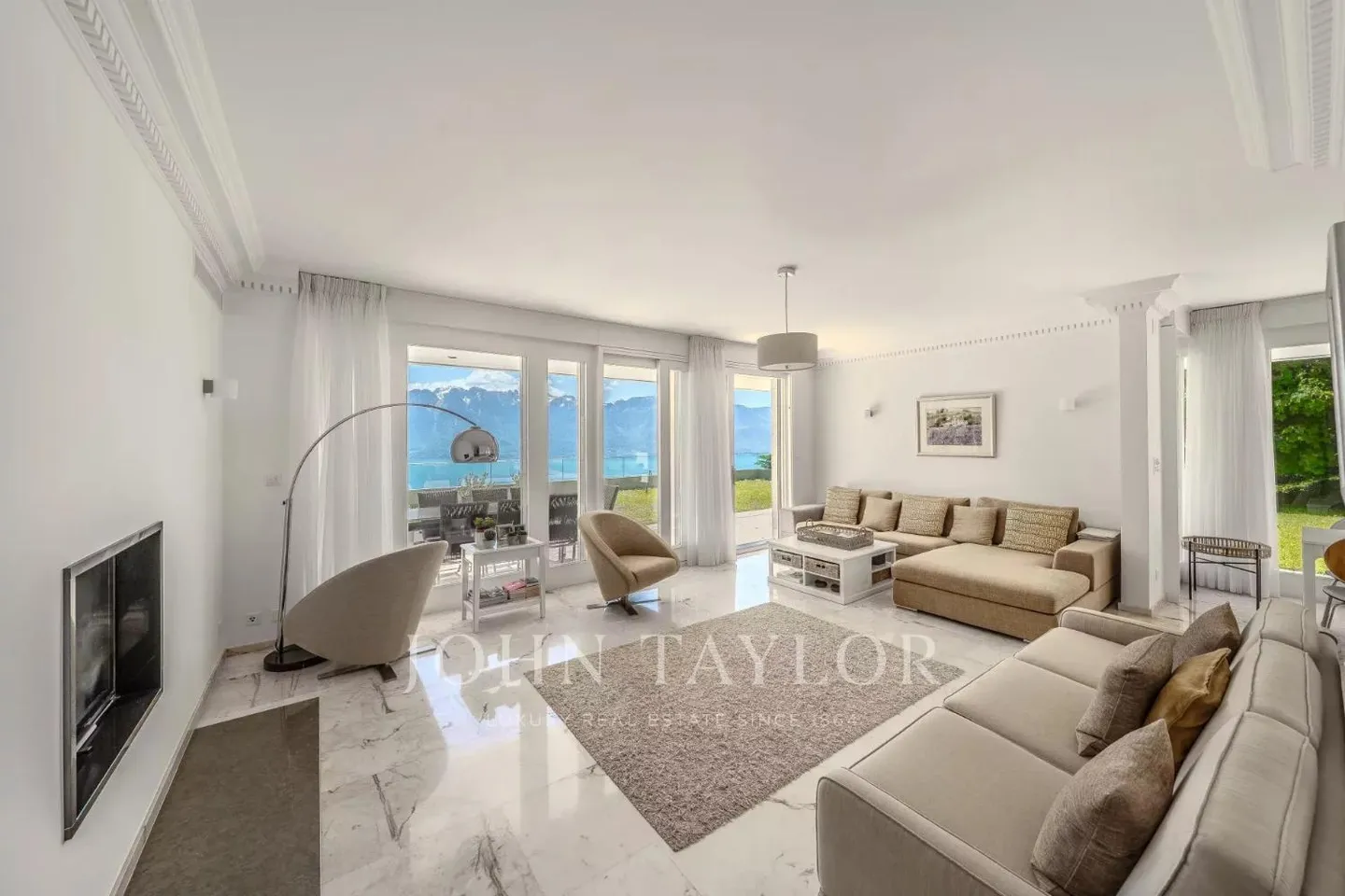 ESCLUSIVITÀ!! Villa spaziosa con vista panoramica spettacolare - Foto 4 di 13