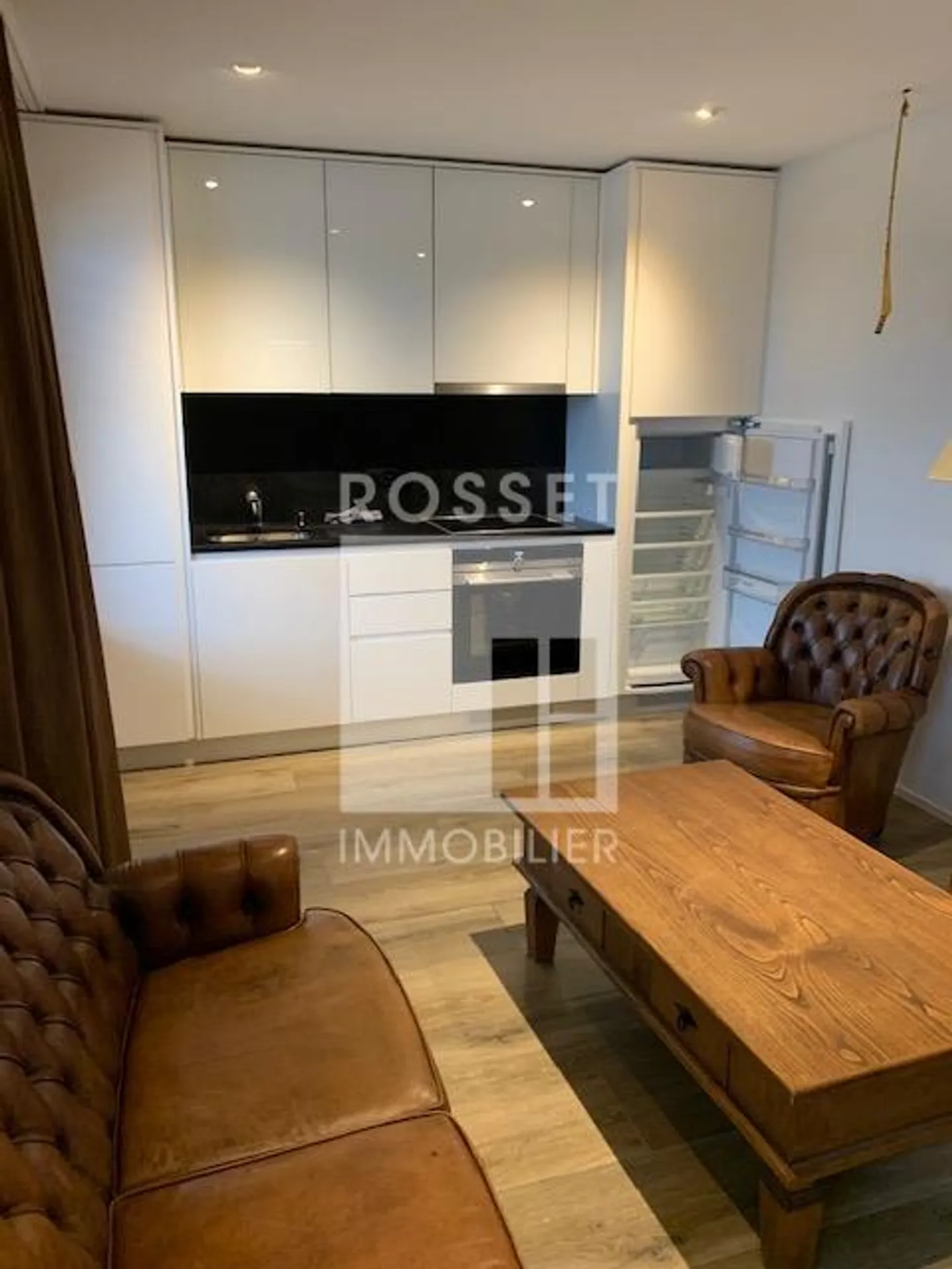 Monolocale arredato di 40,7 m² al piano interrato - Foto 2 di 5