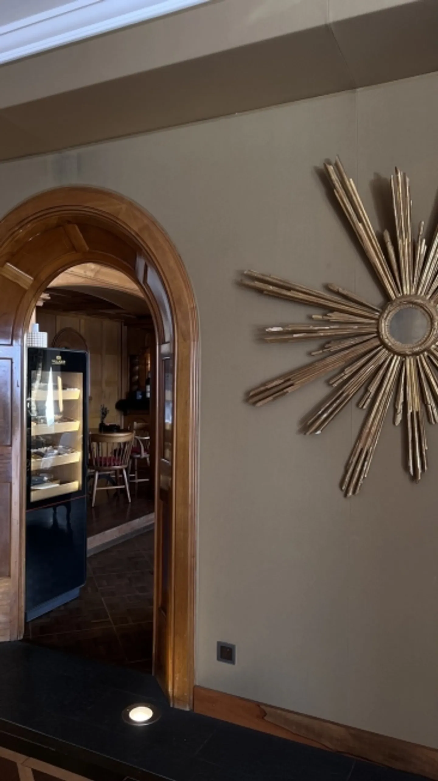 Devenez partie intégrante de The Grand Arosa Pop-Up Hotel Prenez en charge le célèbre Nosti Bar dans l'ancien Arosa Kulm Hotel - Photo 4 sur 10