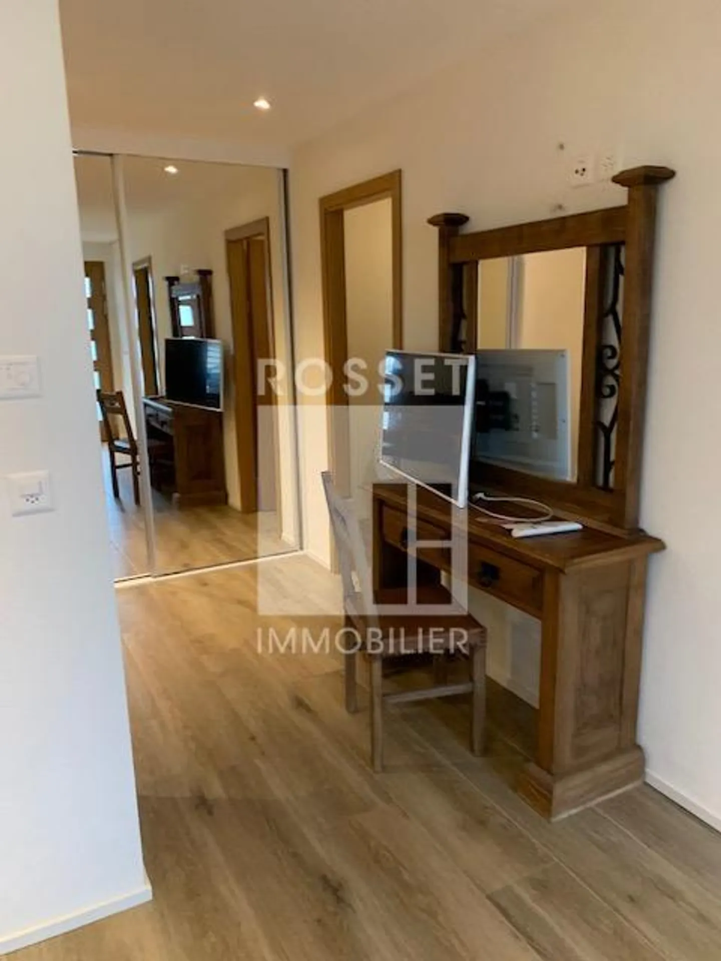 Monolocale arredato di 40,7 m² al piano interrato - Foto 3 di 5