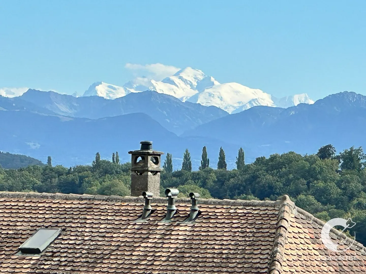 4.5 Rooms in Lussery-Villars - Balcony and View of Mont-Blanc - Photo 2 of 12