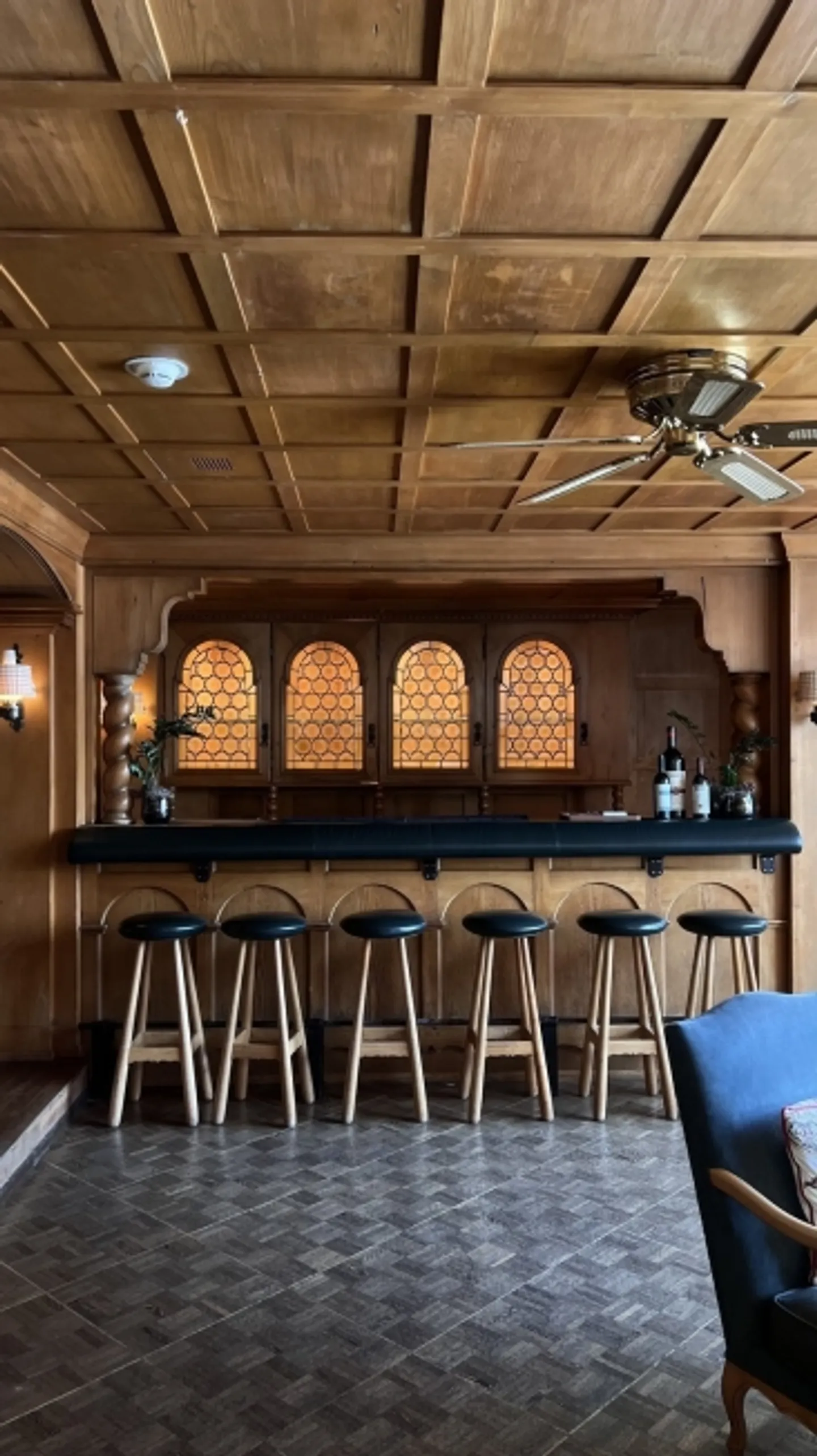 Devenez partie intégrante de The Grand Arosa Pop-Up Hotel Prenez en charge le célèbre Nosti Bar dans l'ancien Arosa Kulm Hotel - Photo 1 sur 10