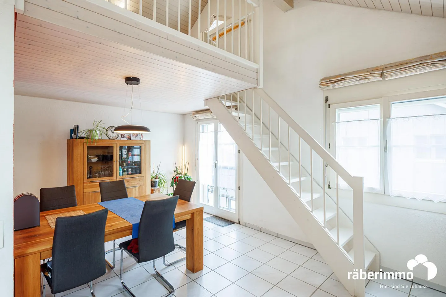 Cozy Attic Apartment with Gallery - Photo 2 of 8