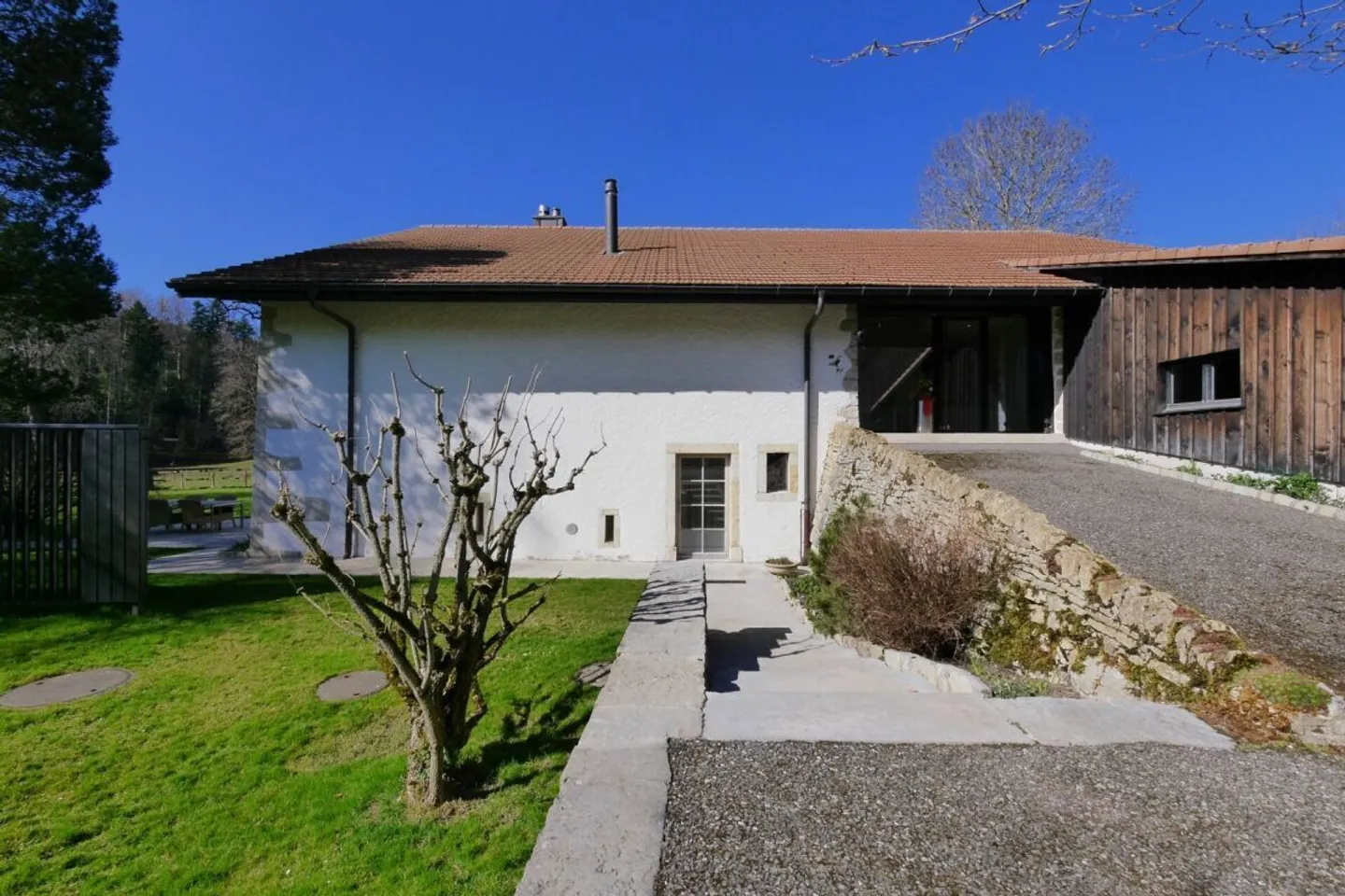 Casa singola in affitto - Foto 1 di 18