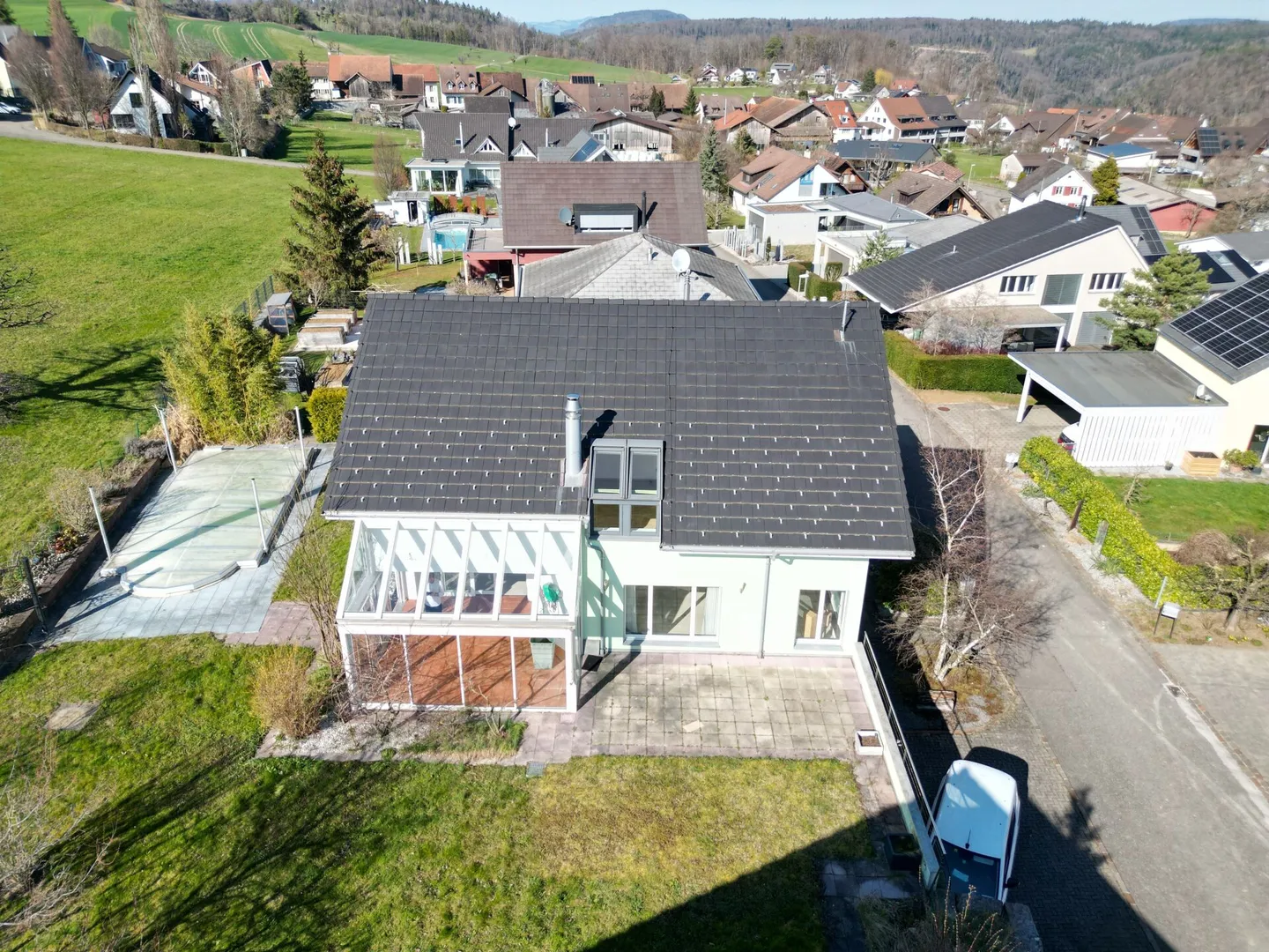 Detached single-family house with swimming pool, sauna, hobby room and large garage! - Photo 1 of 13