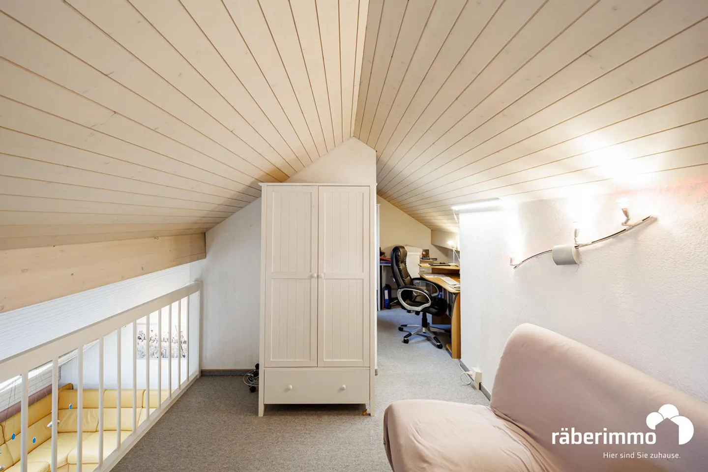 Cozy Attic Apartment with Gallery - Photo 5 of 8