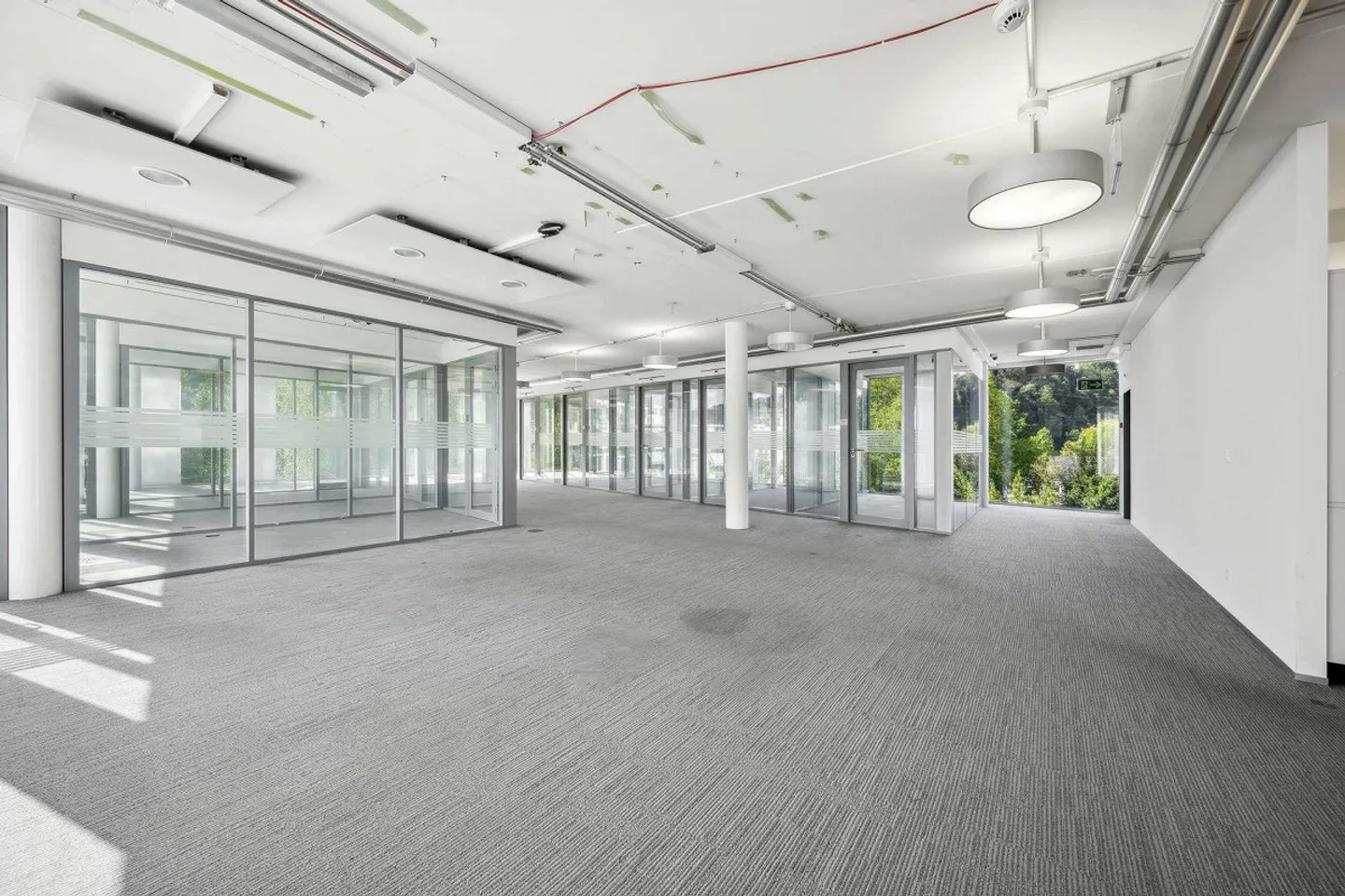 Excellent office space directly on the banks of the Rhine - Photo 13 of 28